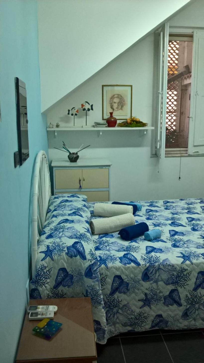 Deluxe Room (2 Adults + 1 Child)