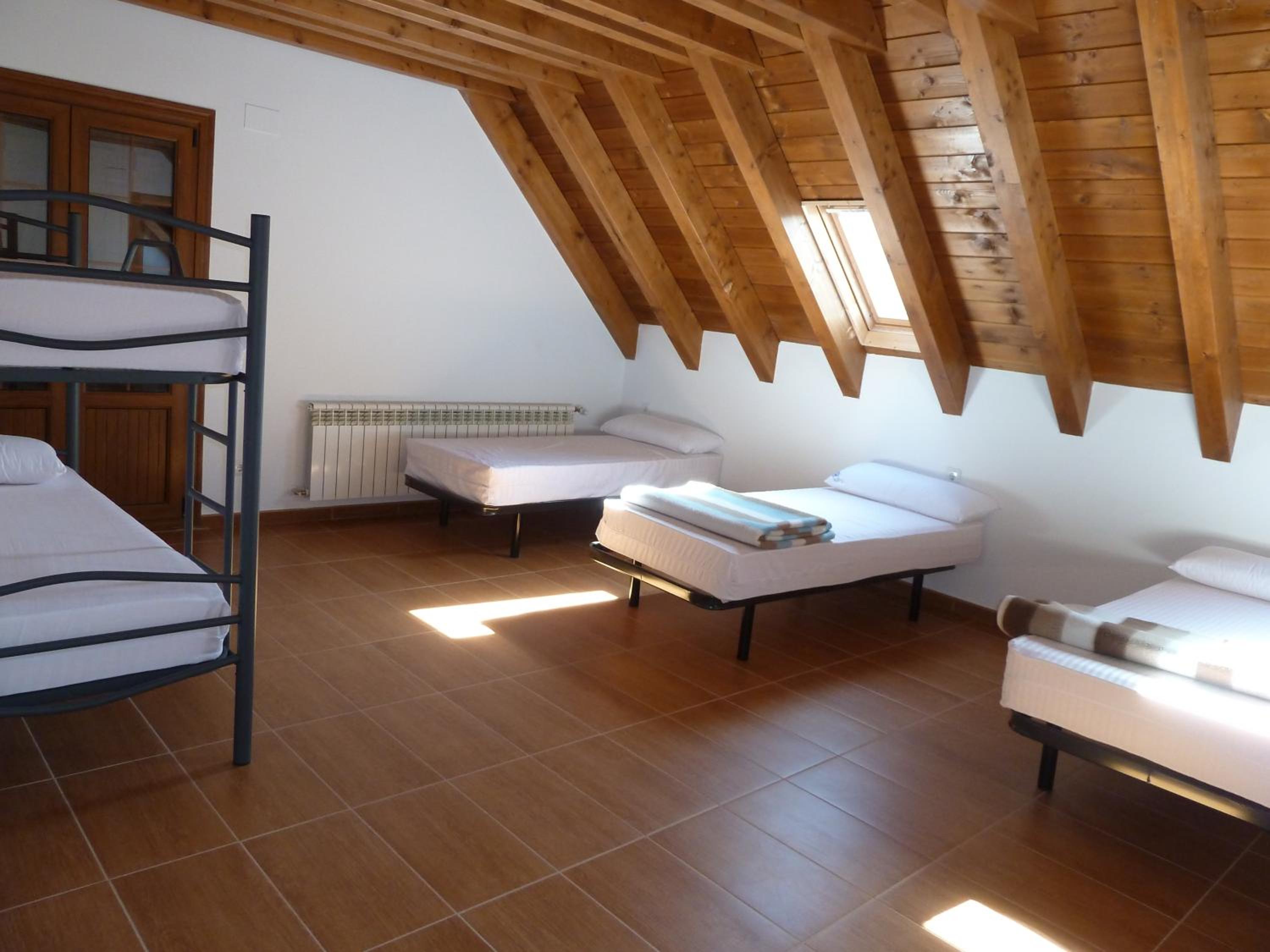 Bed in 13-Bed Dormitory Room photo 3