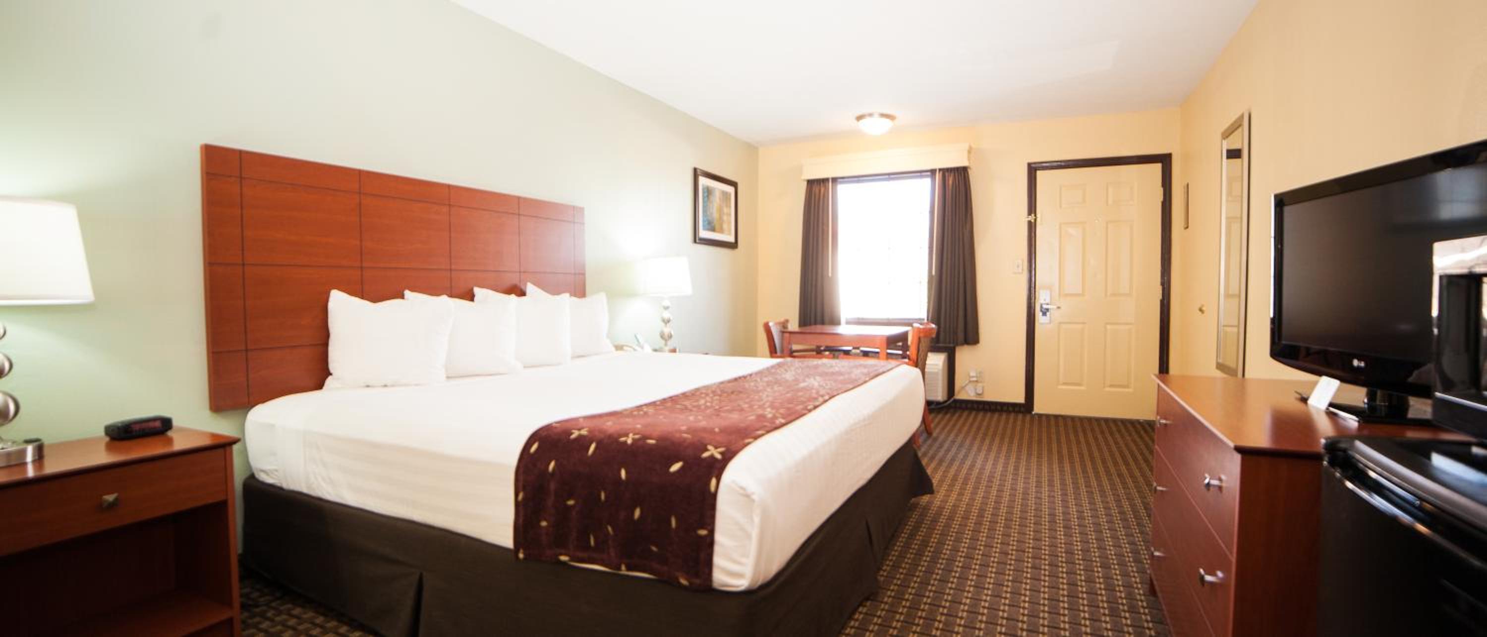 King Room - Non-Smoking photo 1