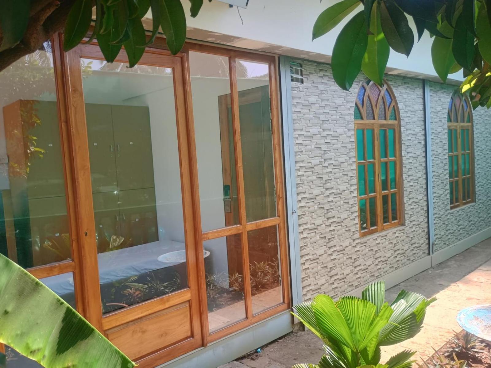 Single Bed in Male Dormitory Room with Shared Bathroom photo 1