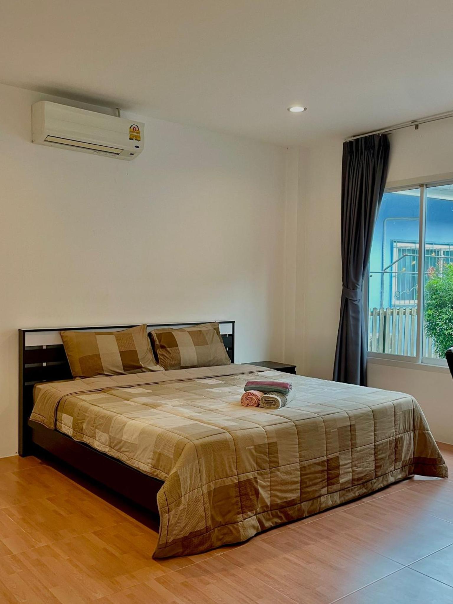 Two-Bedroom House photo 2