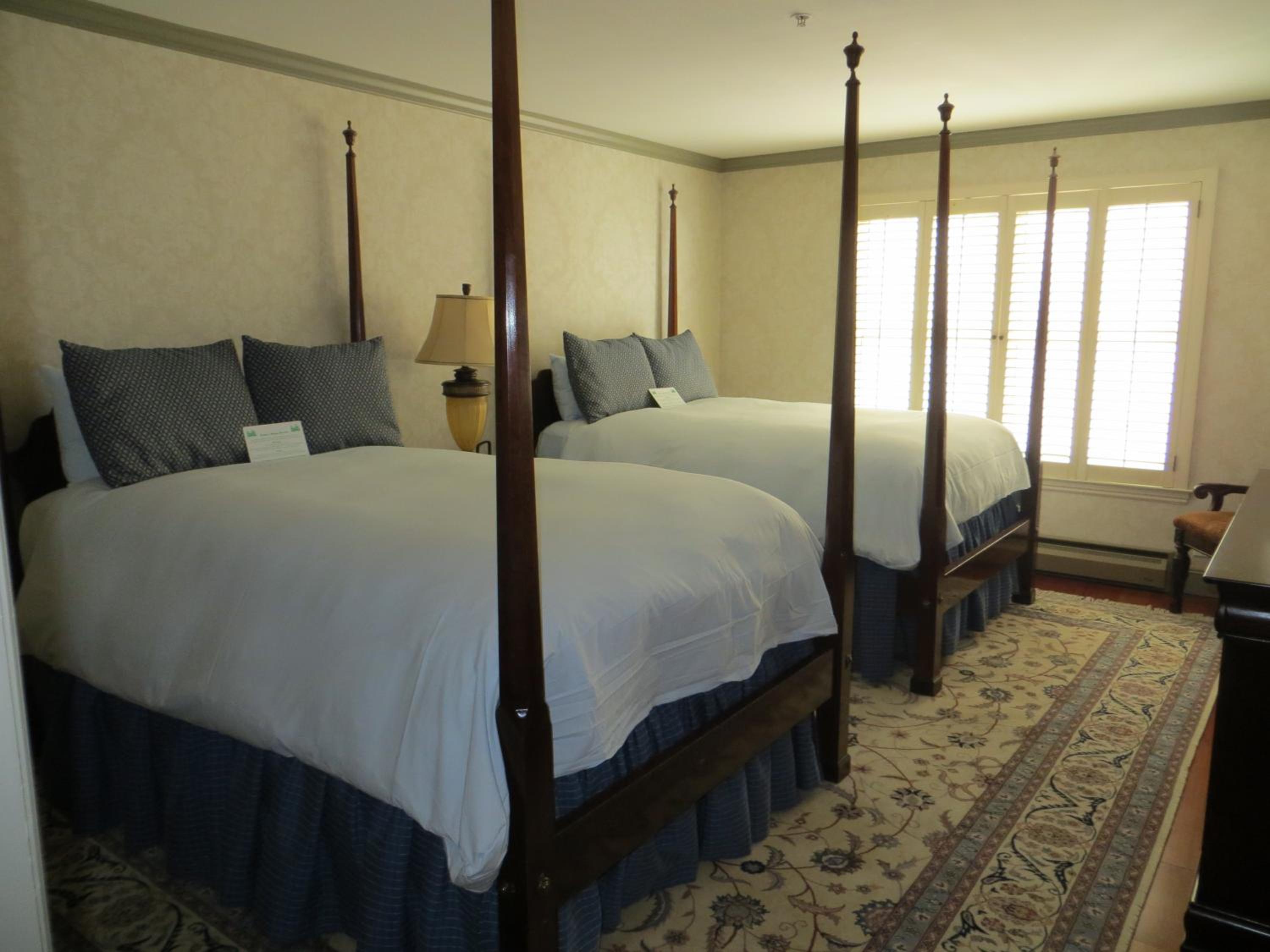 Two-Bedroom Suite with Two Double Beds and One Queen Bed thumbnail 6