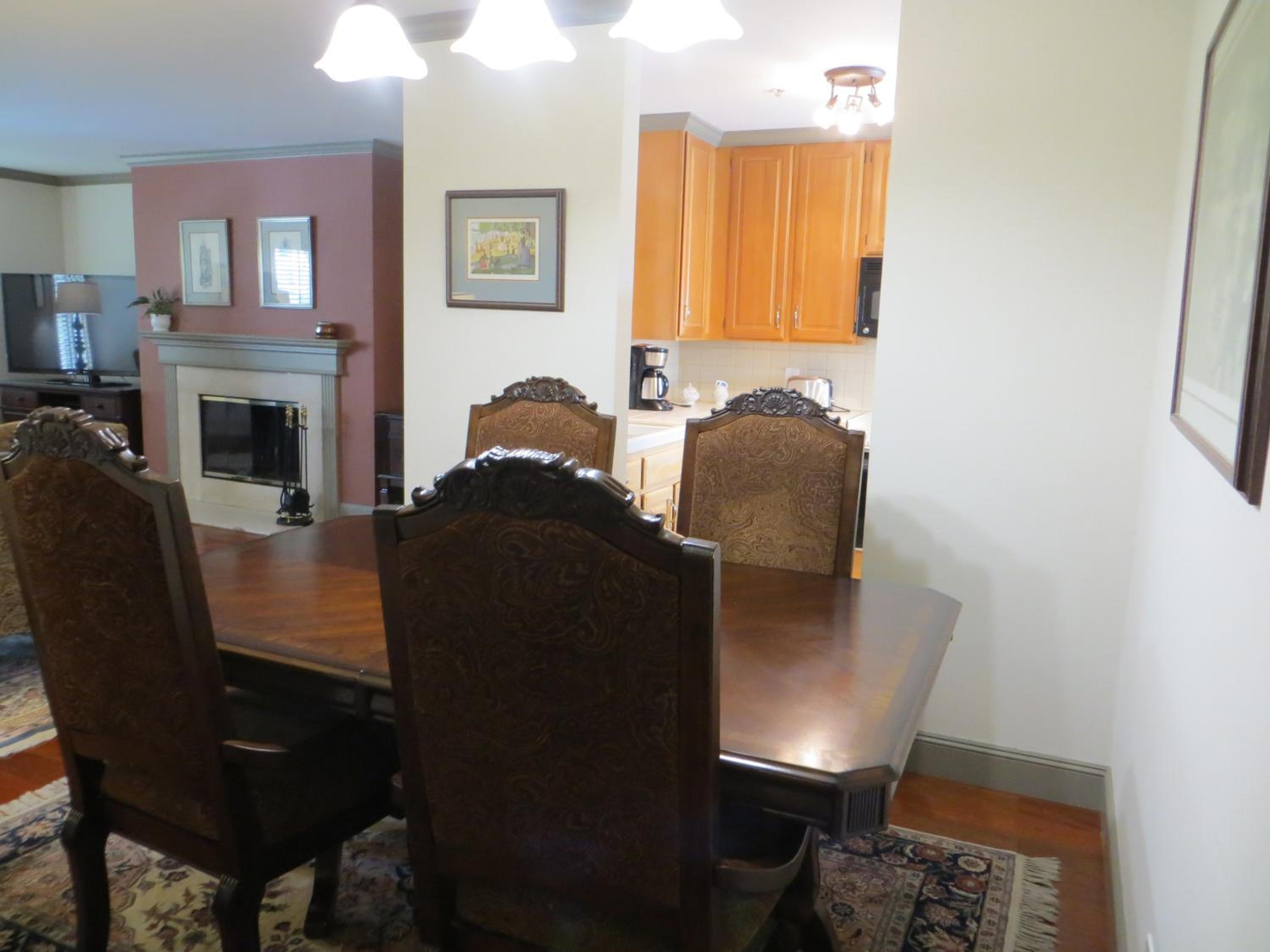 Two-Bedroom Suite with One King Bed and One Queen Bed