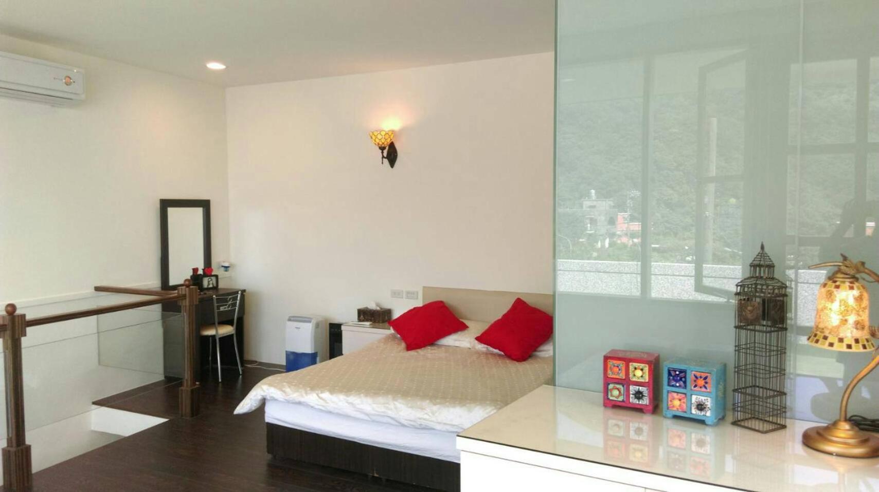 Deluxe Double Room with Balcony and Sea View photo 2