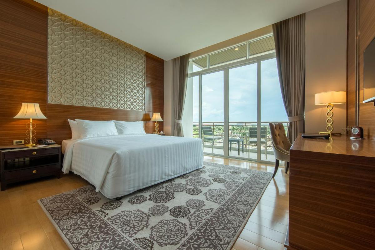 Junior Suite with Balcony photo 1