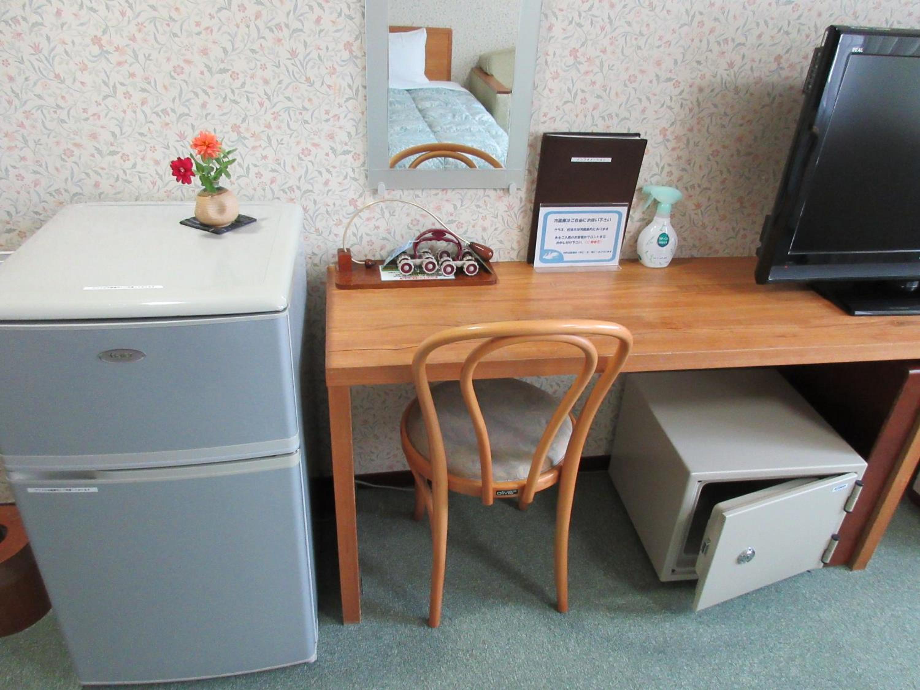 Twin Room - Photo 3