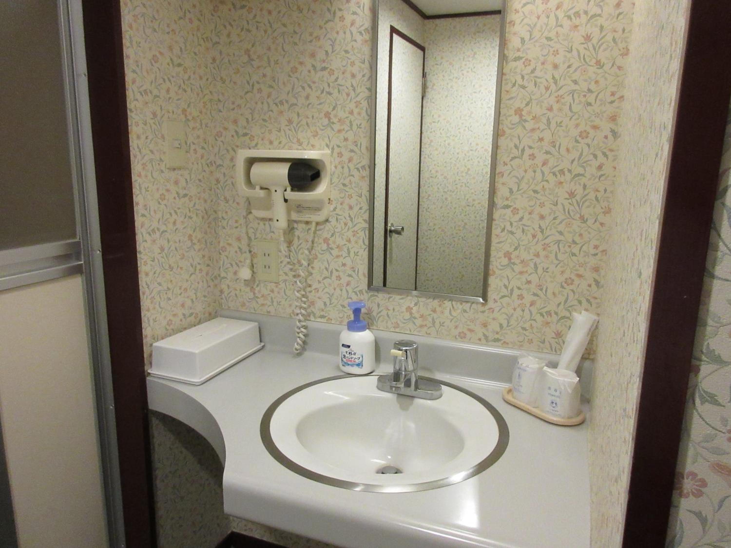 Twin Room - Photo 4