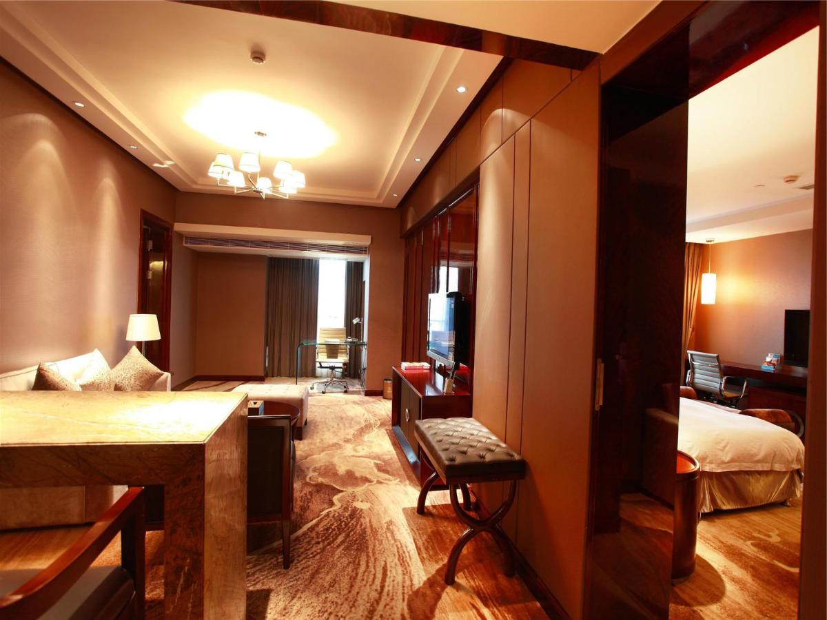 Deluxe Suite (No China Invoice)
