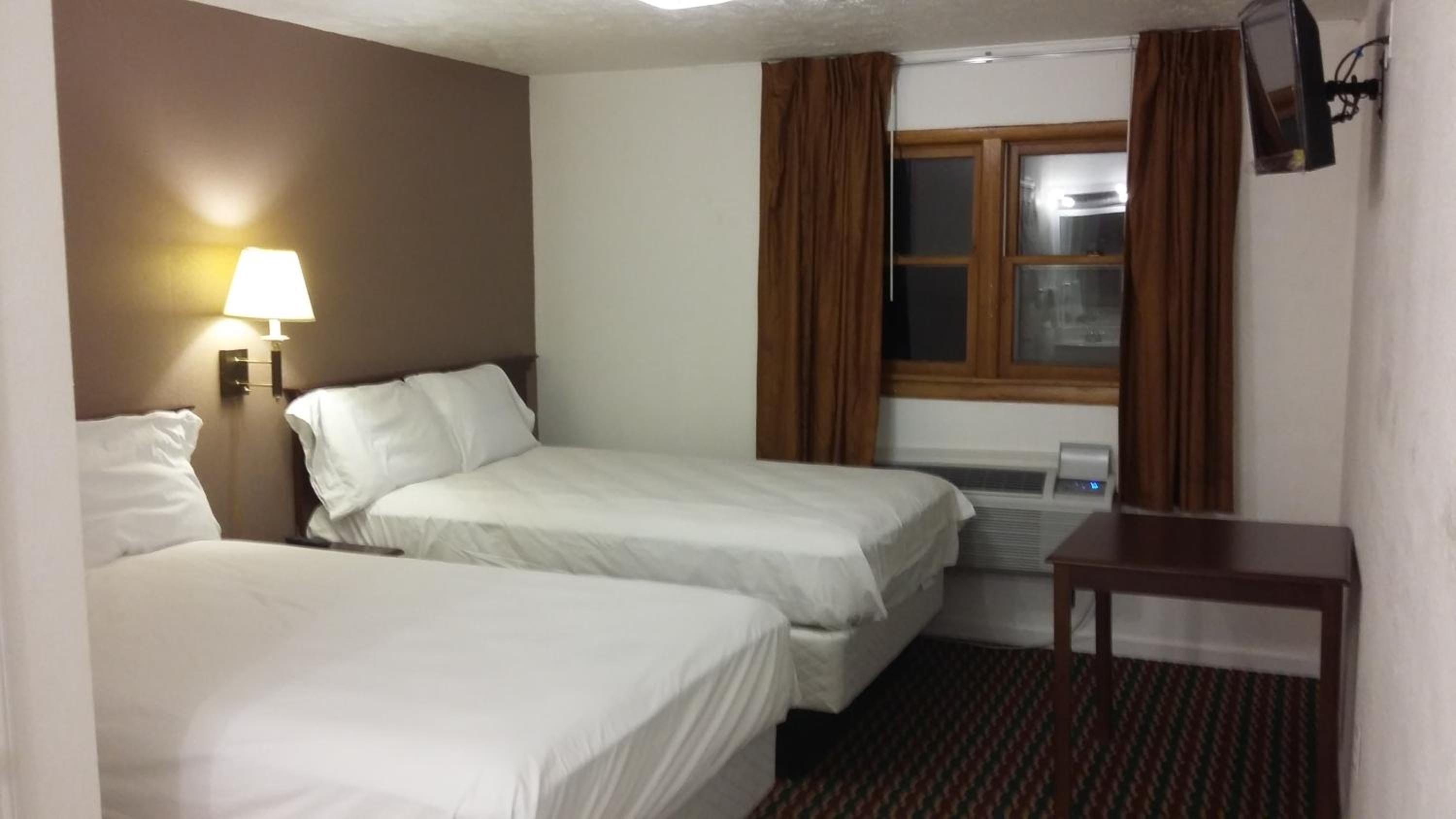Deluxe Double Room with Two Double Beds photo 2
