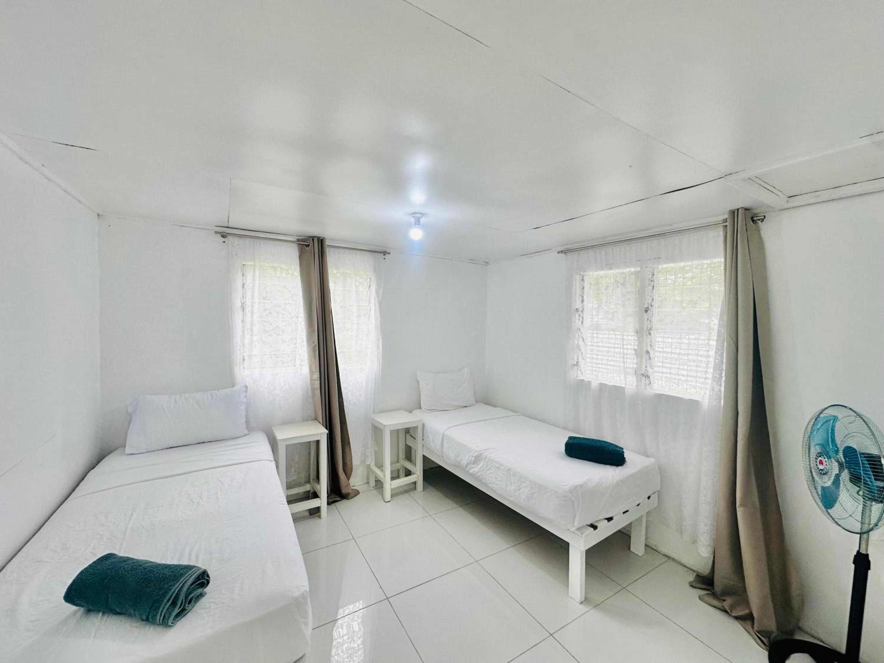 Double or Twin Room with Shared Bathroom photo 1