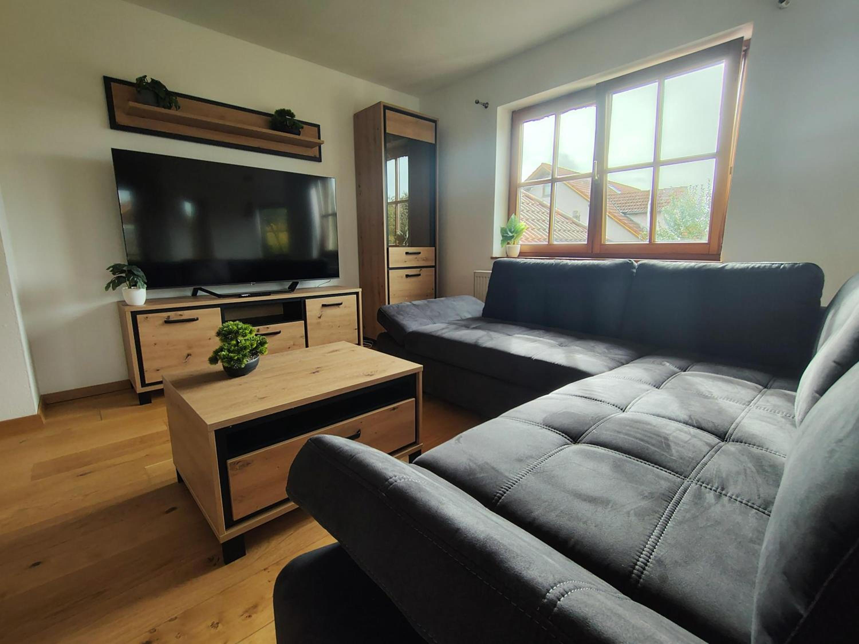 Two-Bedroom Deluxe Apartment with Garden View photo 2