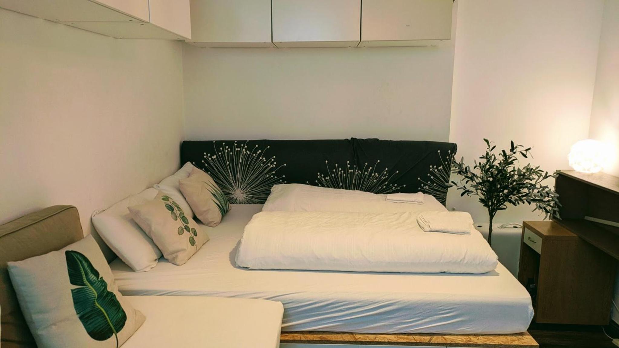 Deluxe Two-Bedroom Apartment with Garden View photo 2