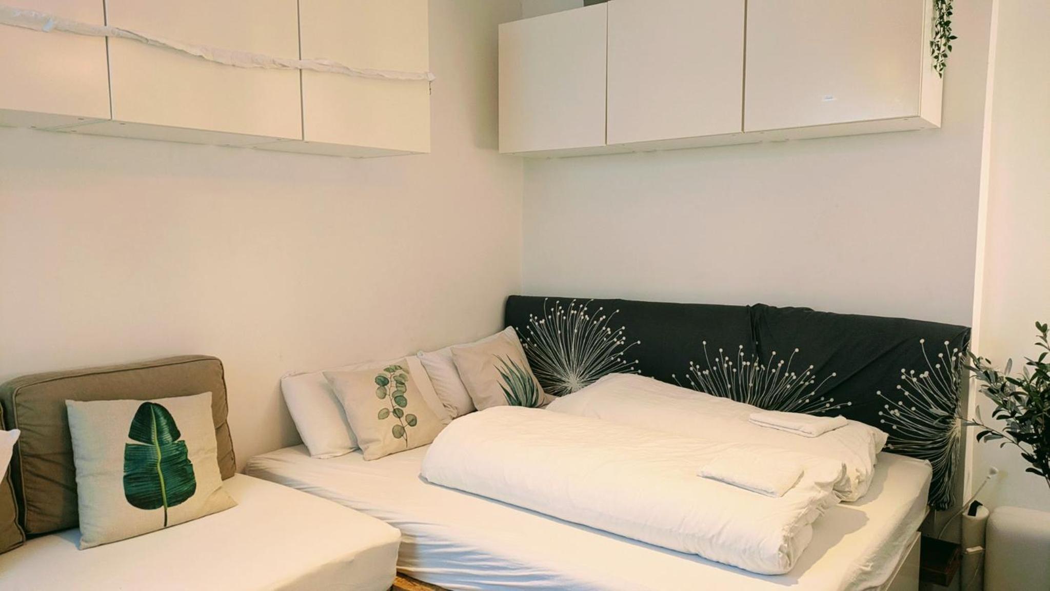 Deluxe Two-Bedroom Apartment with Garden View photo 3