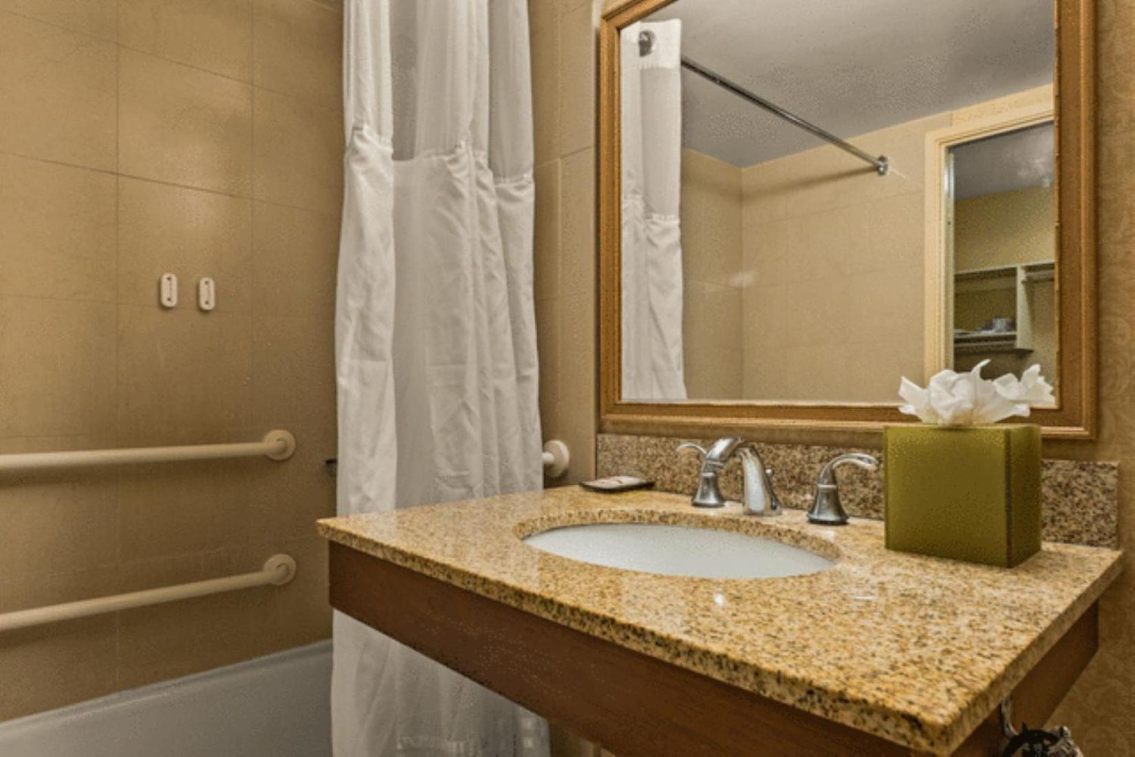 King Room - Non-Smoking - Photo 1