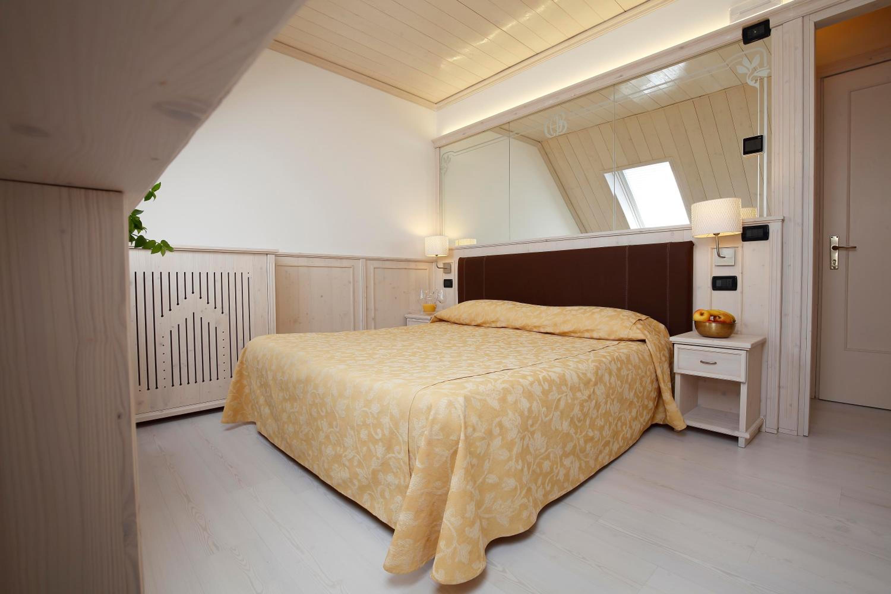Double or Twin Room photo 2