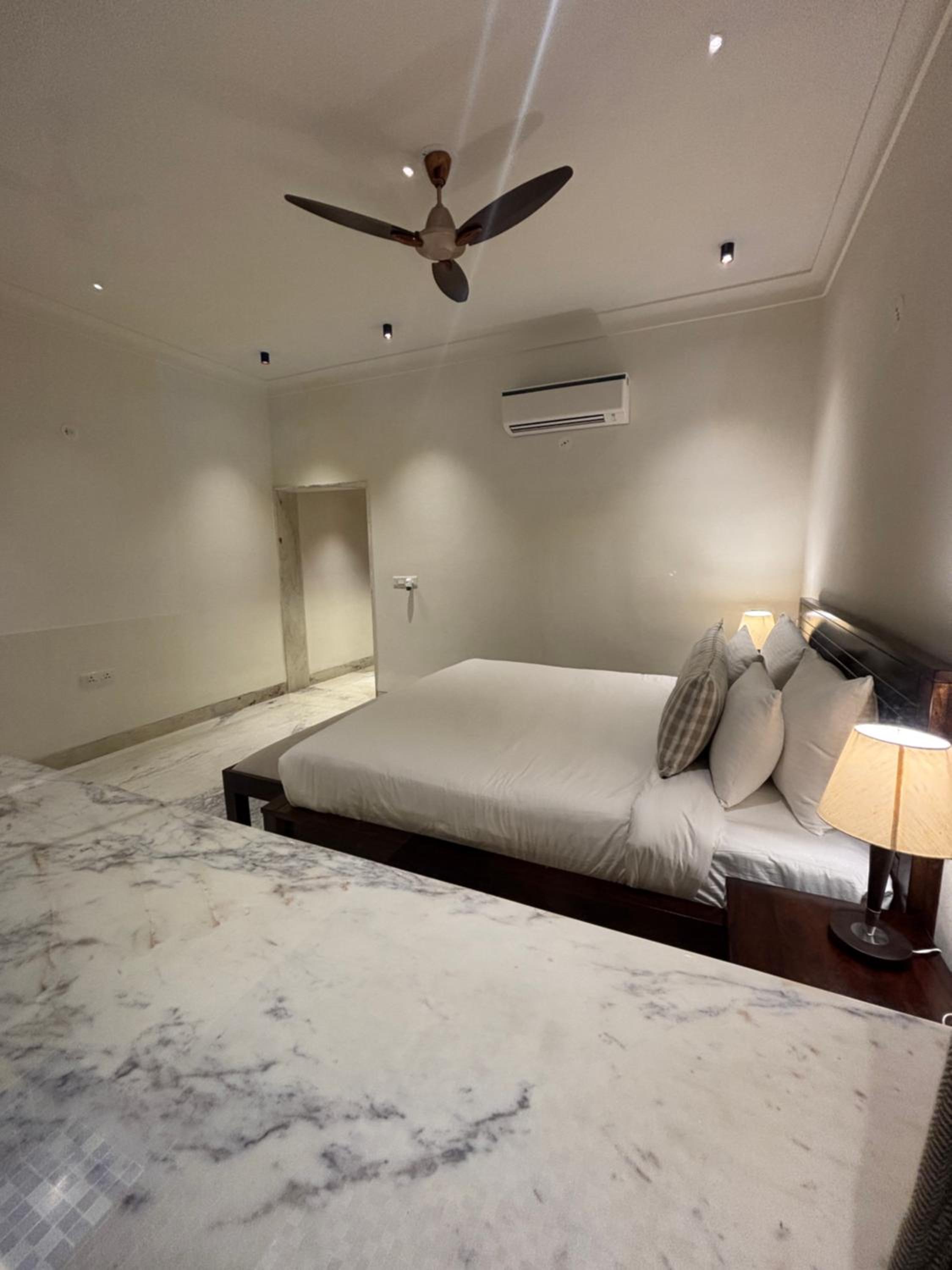 Suite - Photo 2