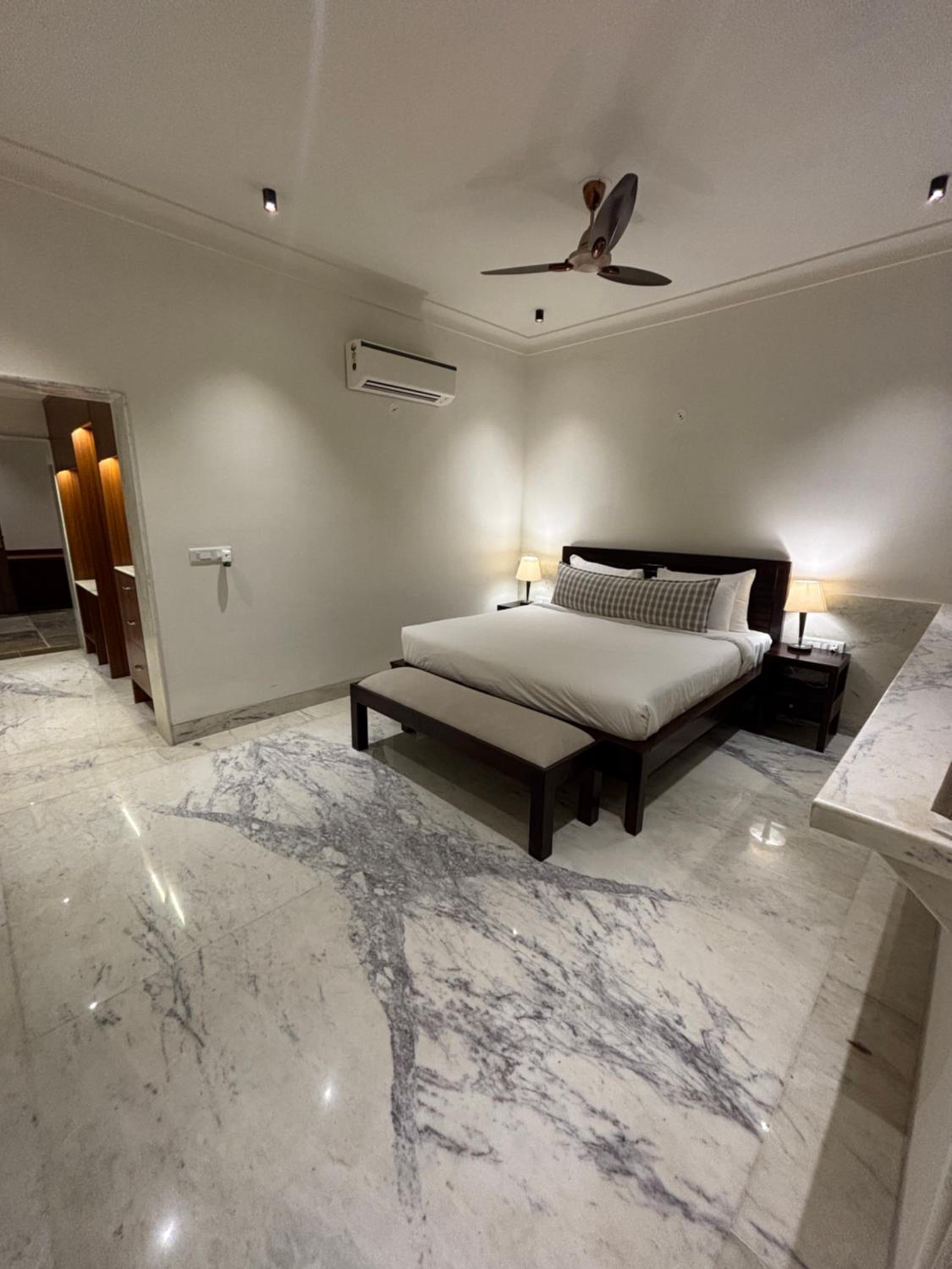 Suite - Photo 4