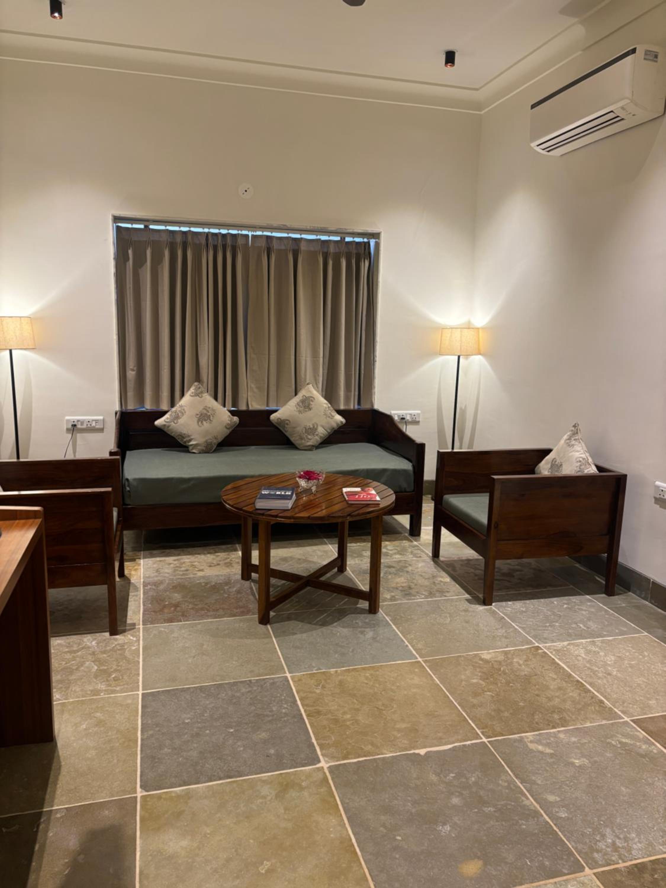 Suite - Photo 8