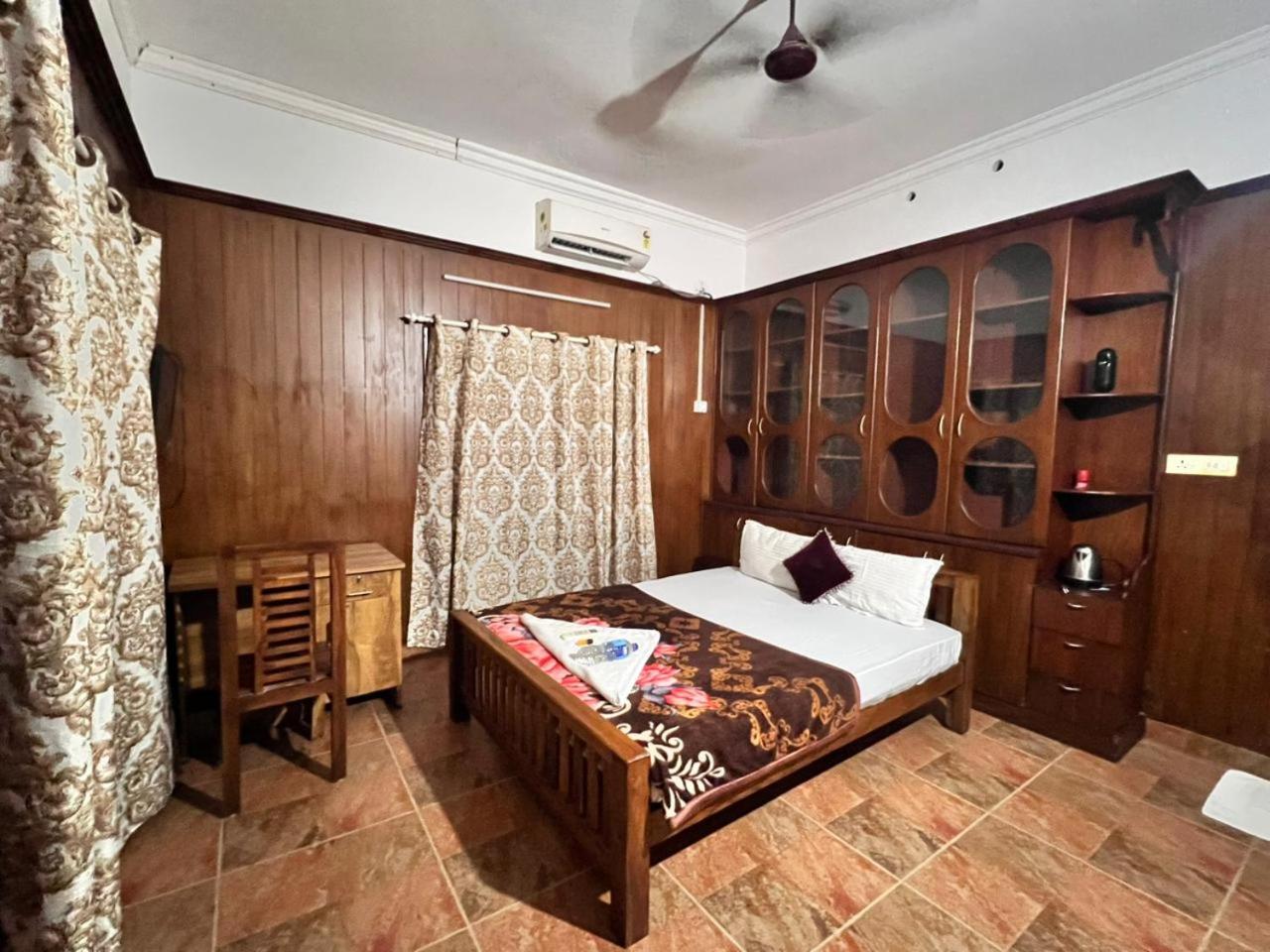 Deluxe Family Room photo 3