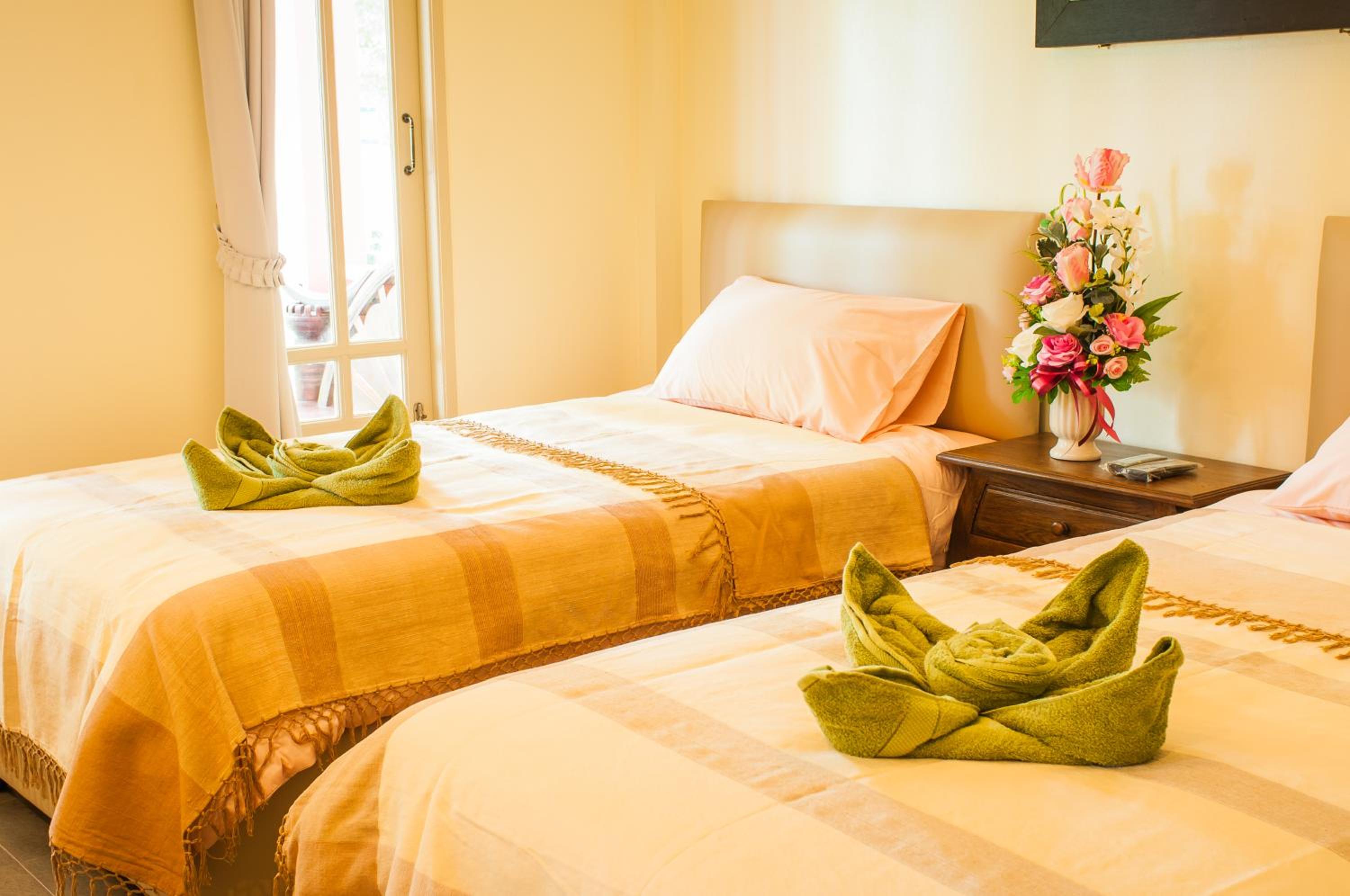 Twin Room - Photo 6