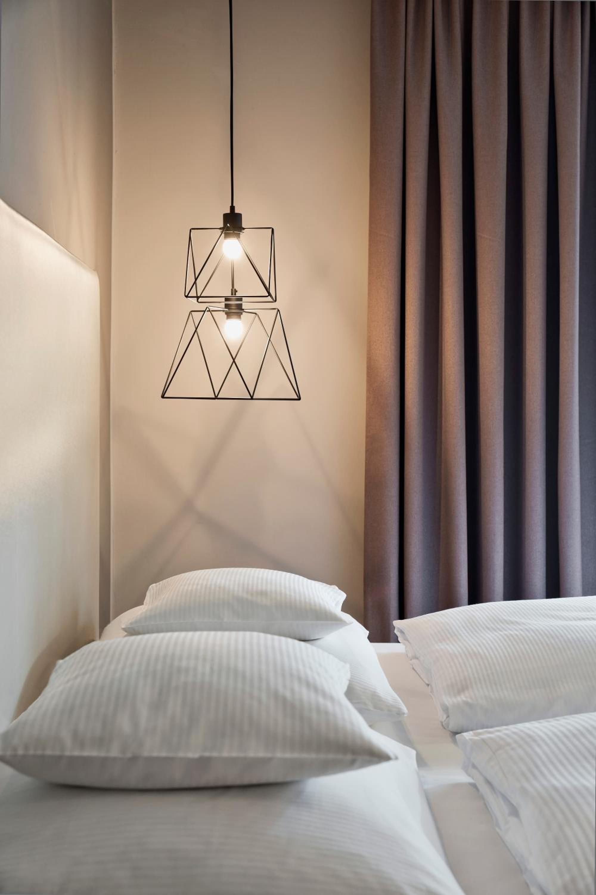 Standard Double Room - Photo 7