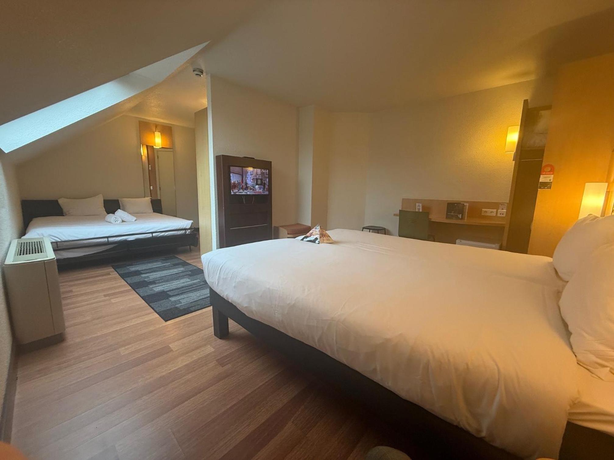 Family Room with One Double Bed and One Double Sofa Bed photo 2