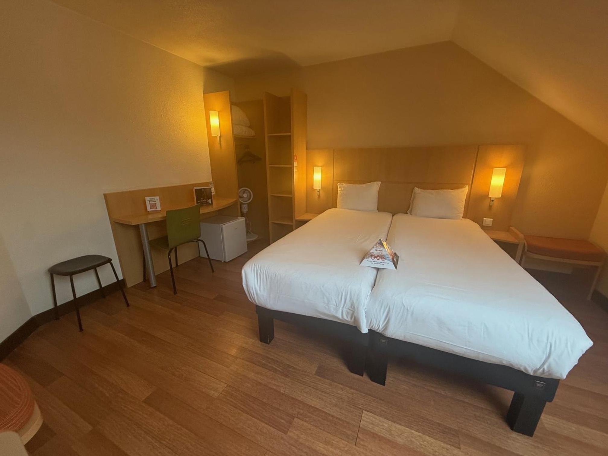 Family Room with One Double Bed and One Double Sofa Bed photo 1