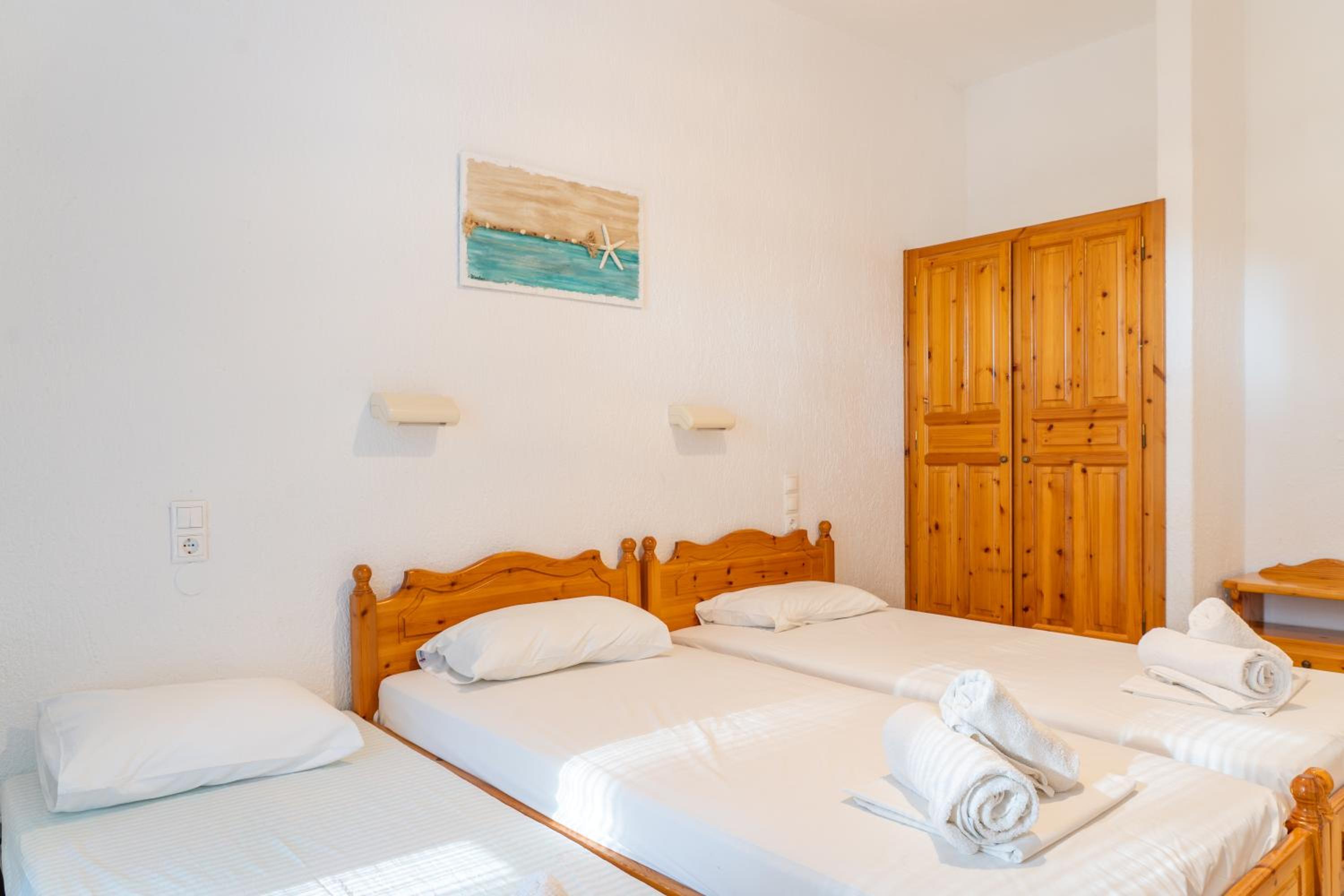 Double Room with Extra Bed - Photo 1