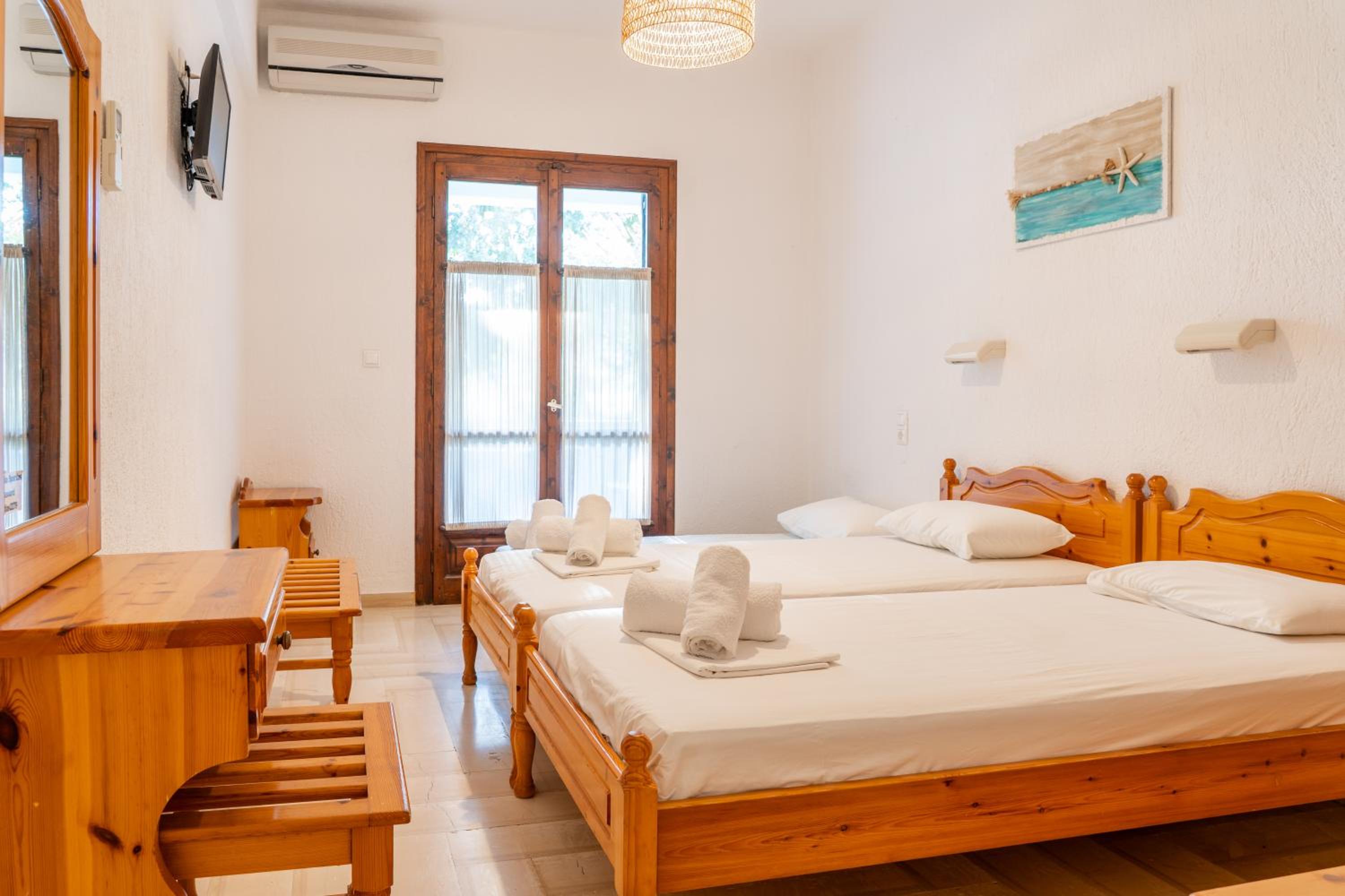 Double Room with Extra Bed - Photo 7