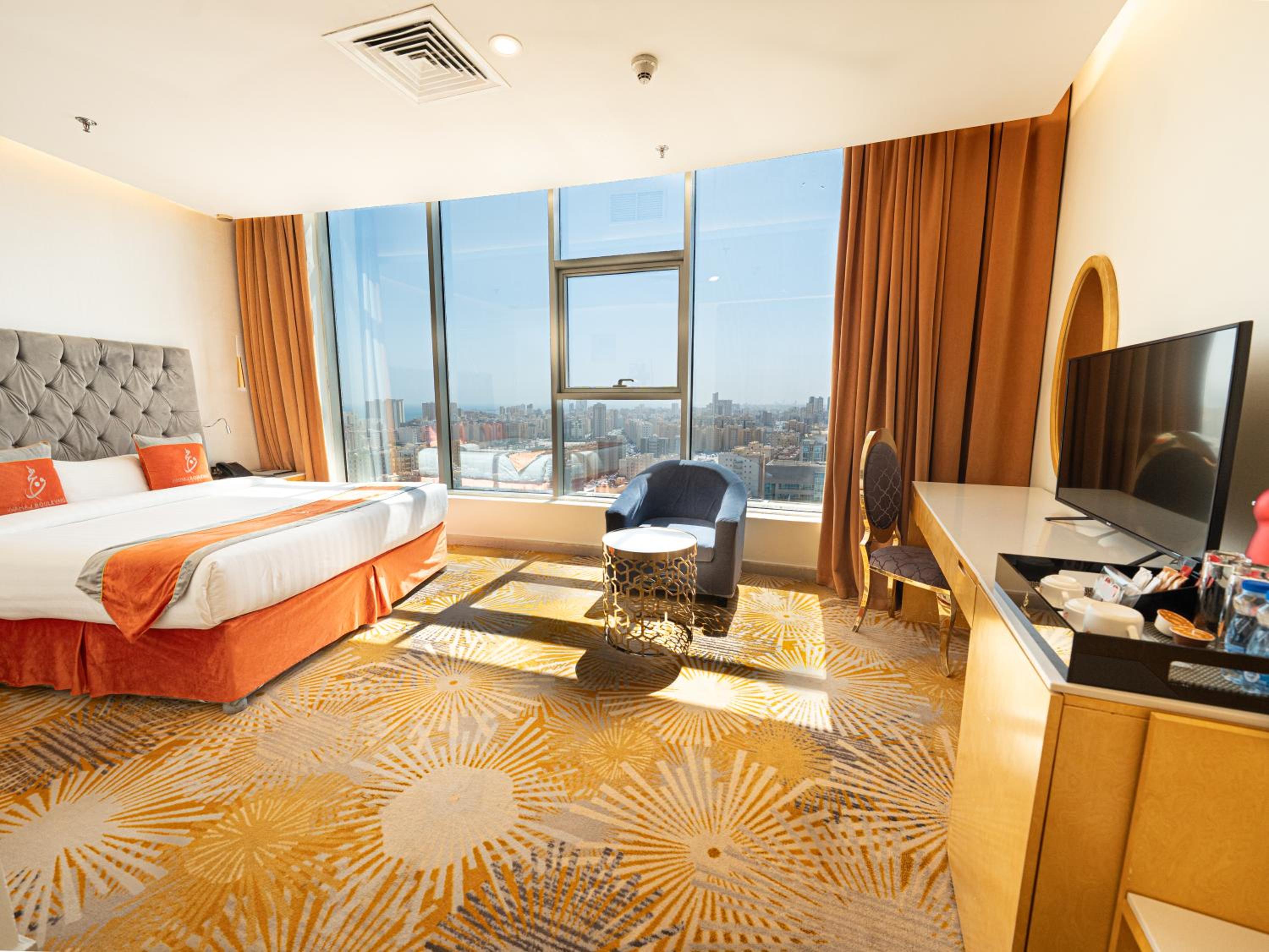 Standard King Room photo 2