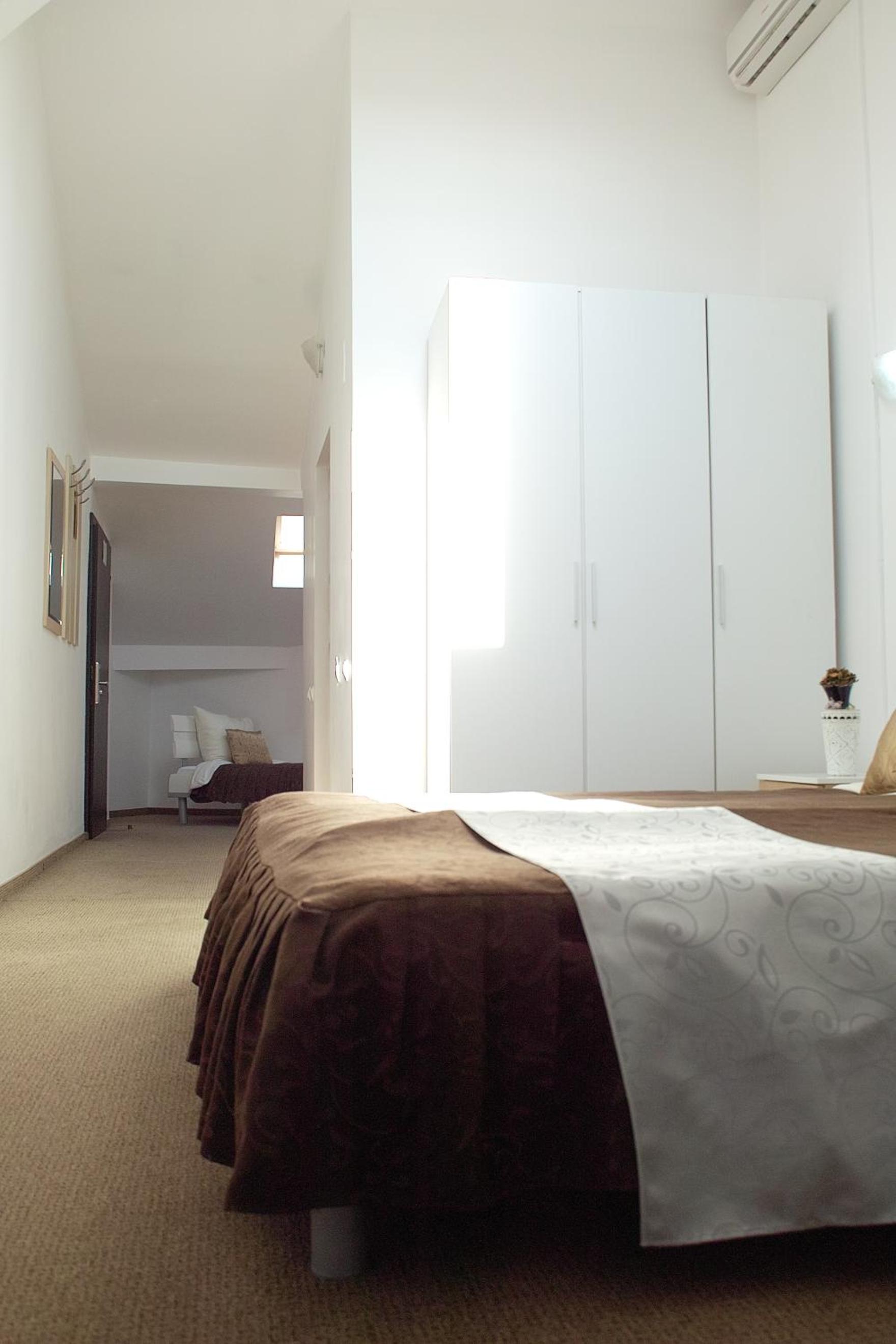 Attic Classic Triple Room
