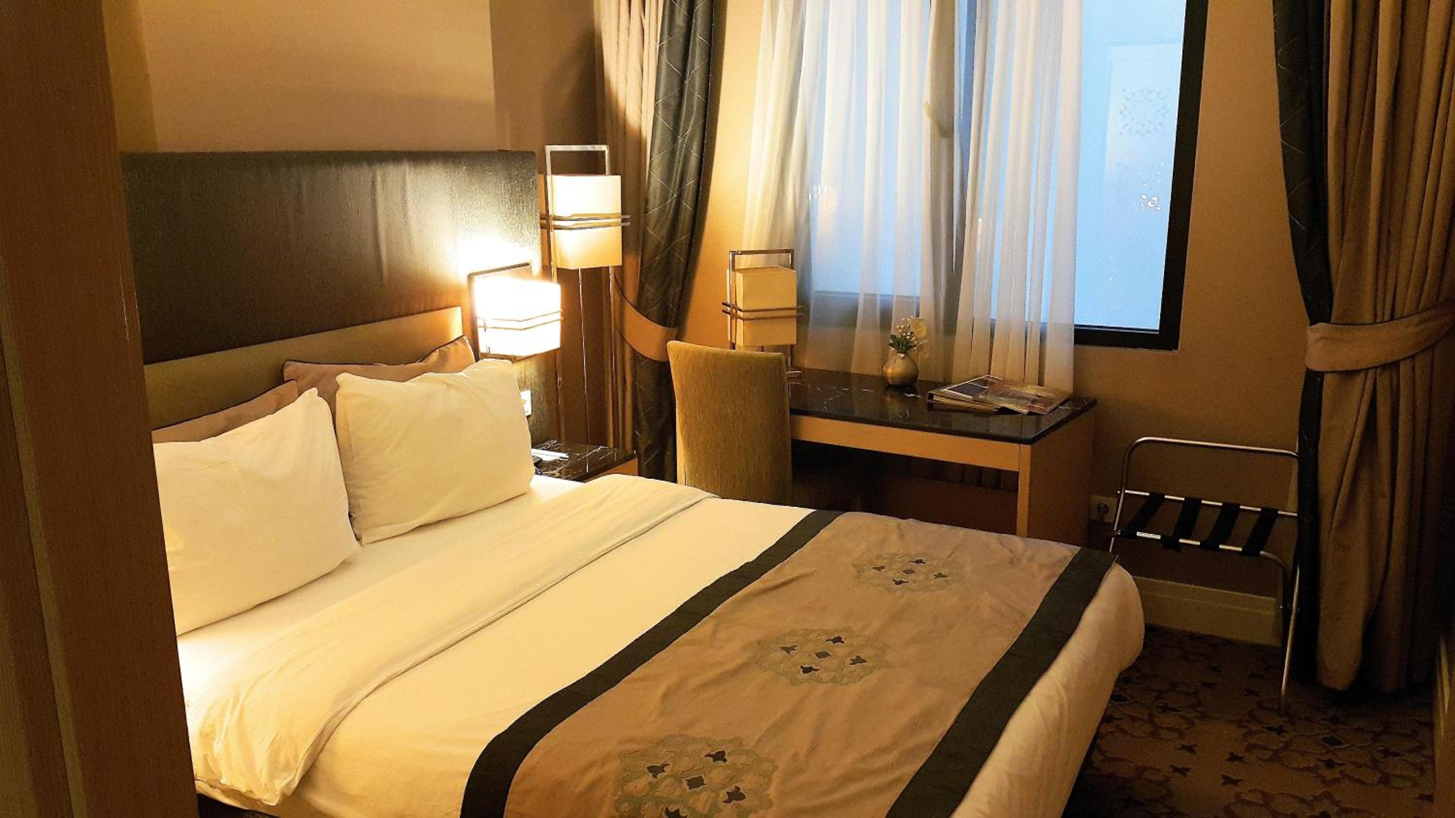 Standard Double or Twin Room photo 3