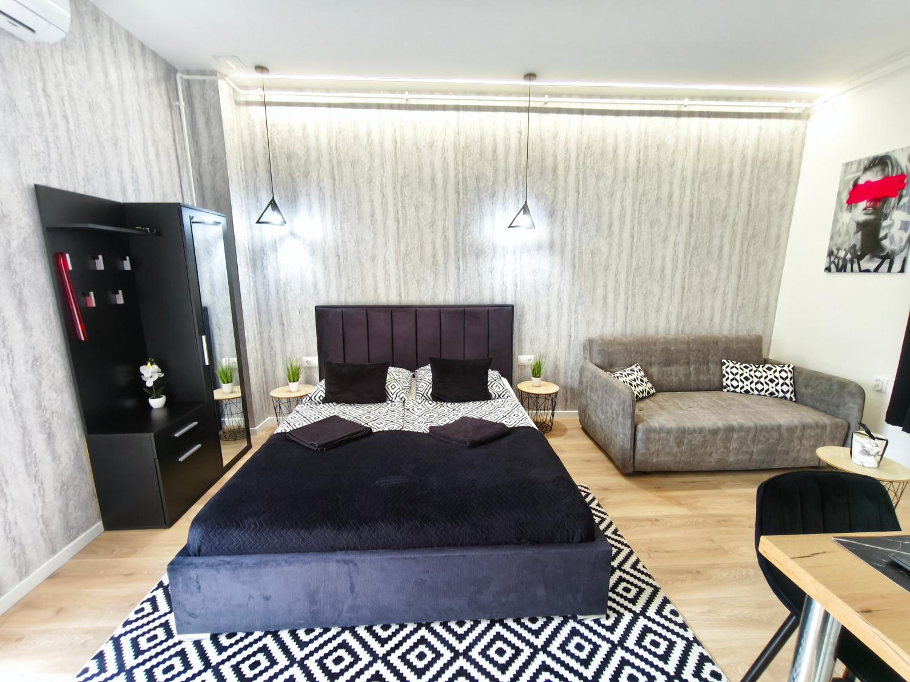 Deluxe Studio