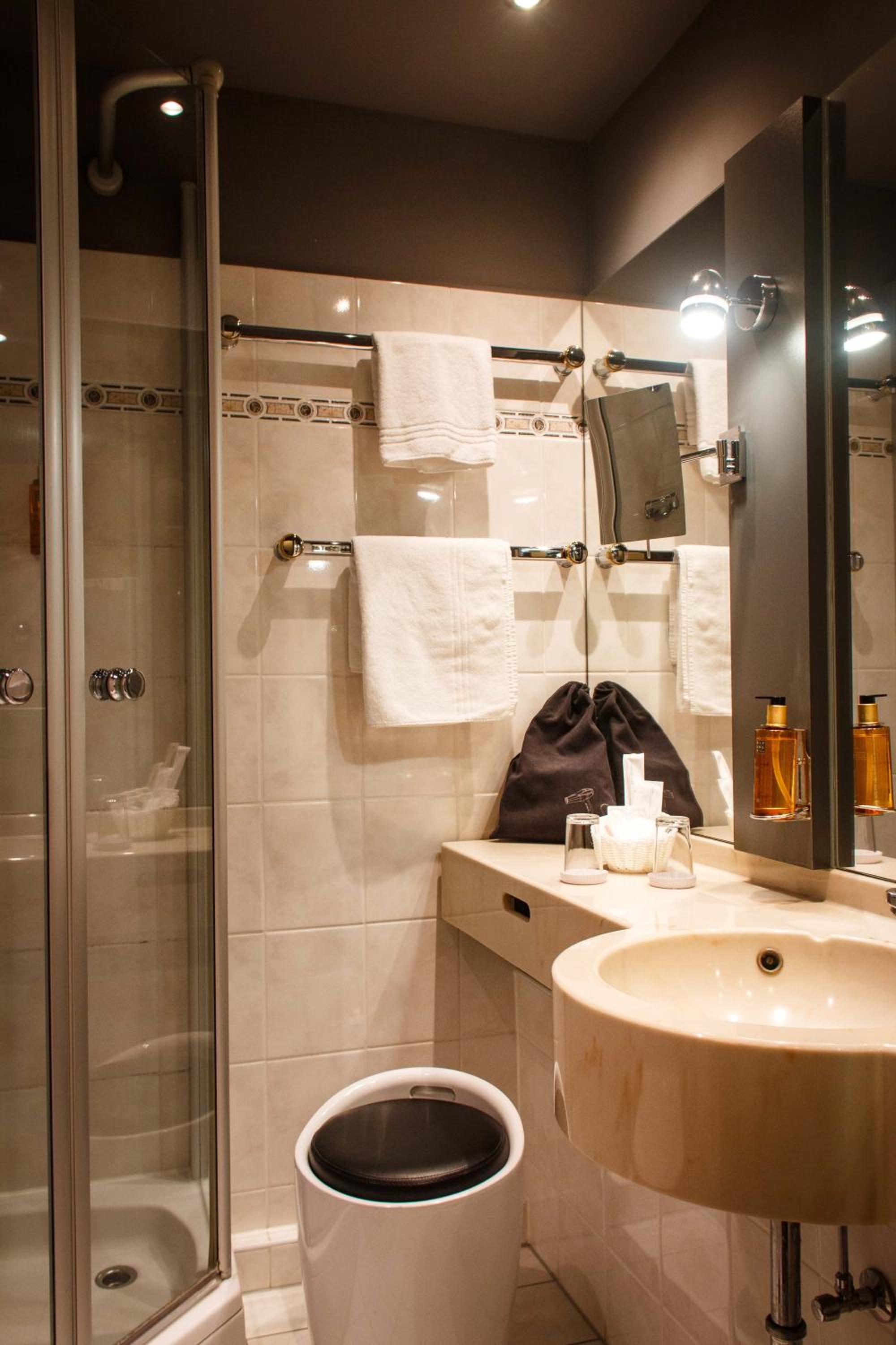 Standard Doppelzimmer Rheinseite photo 2