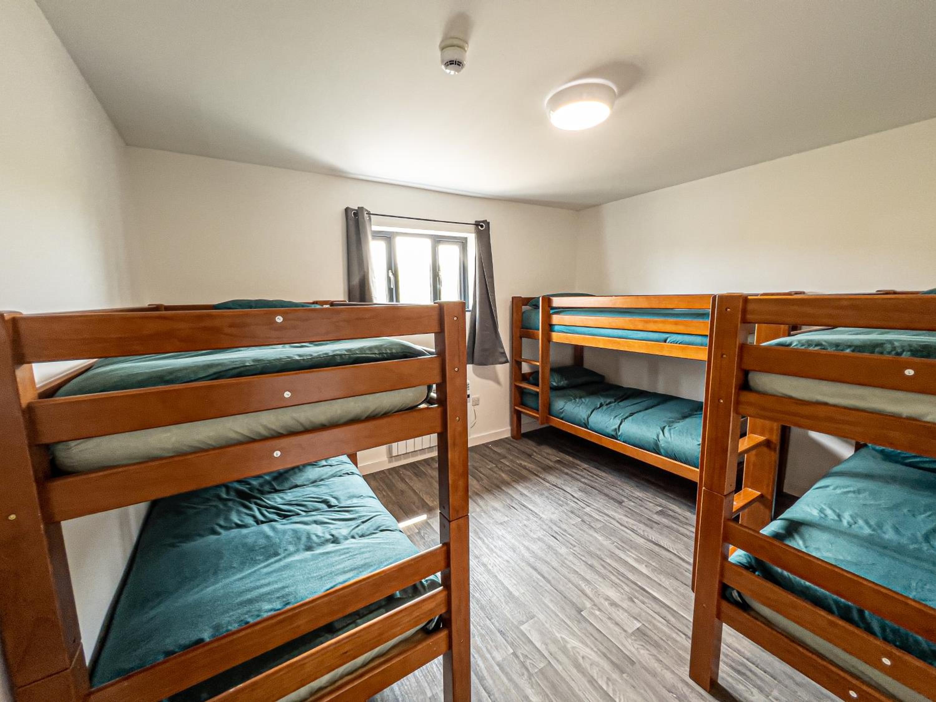 Basic Triple Room with Shared Bathroom photo 1