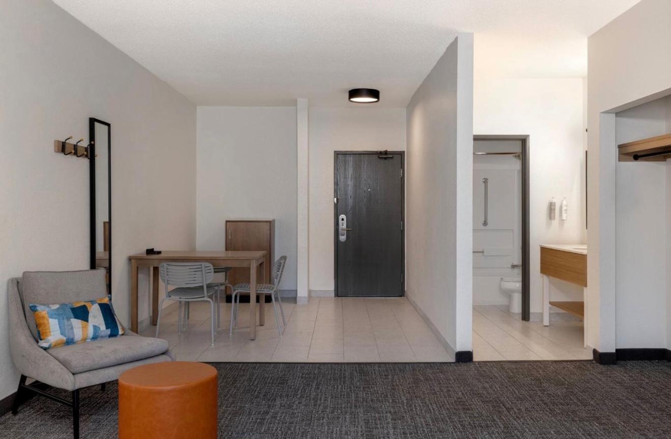 King Suite - Photo 5
