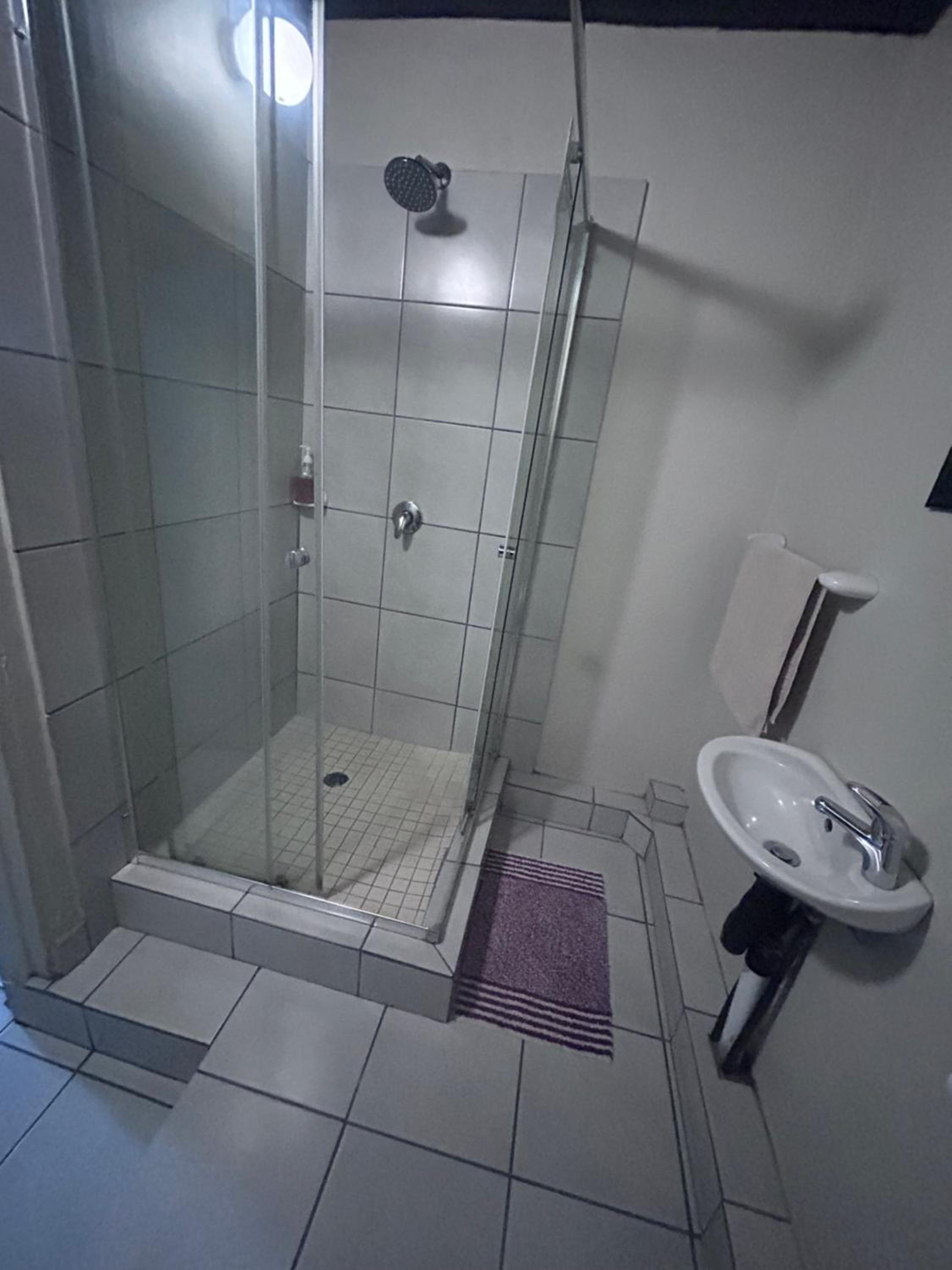 Quadruple Room with Bathroom - Photo 2