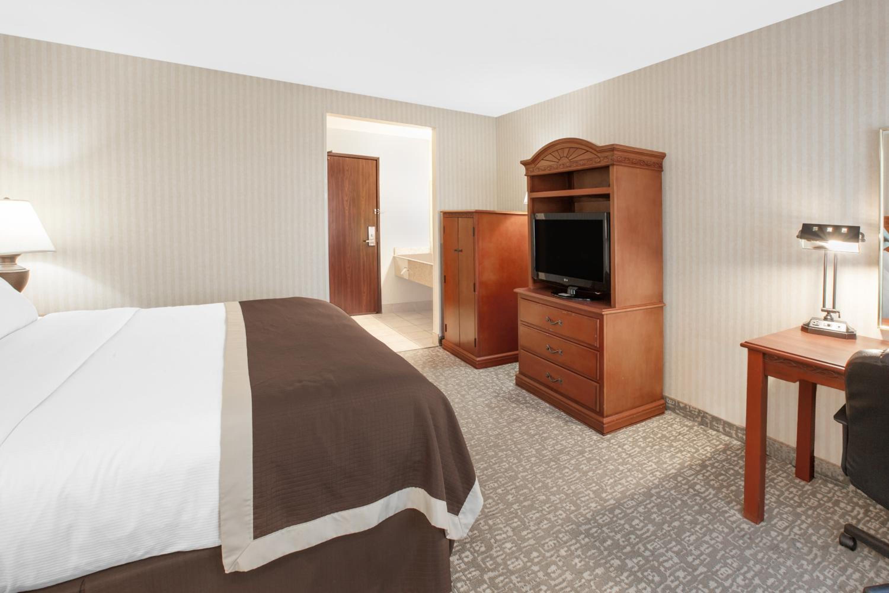 Queen Room - Disability Access/Non-Smoking - Photo 2