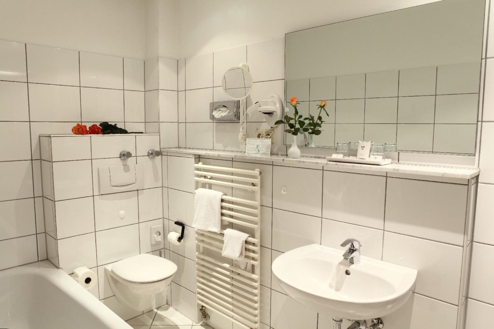 Double Room - Photo 8