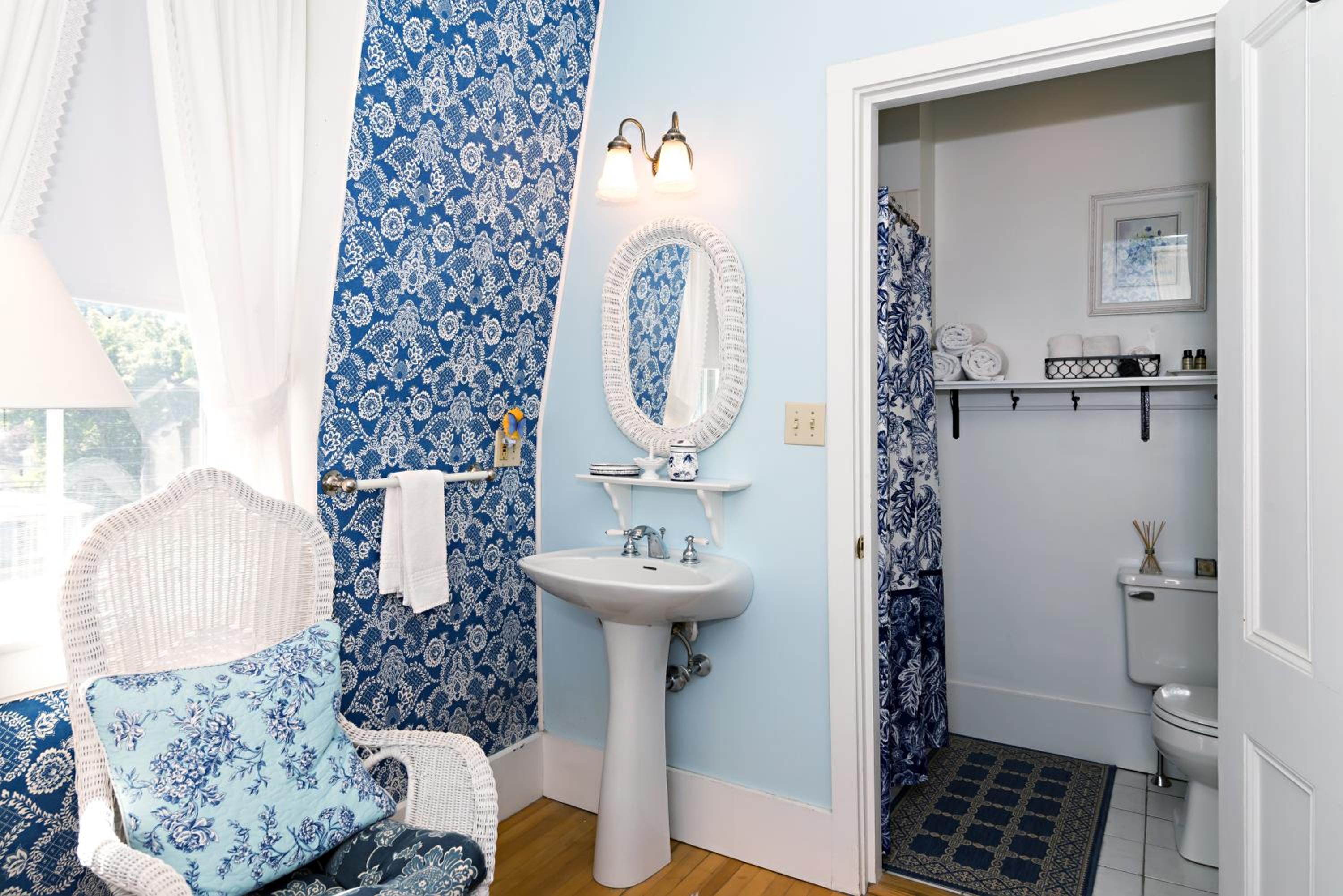 Elanor Room photo 3