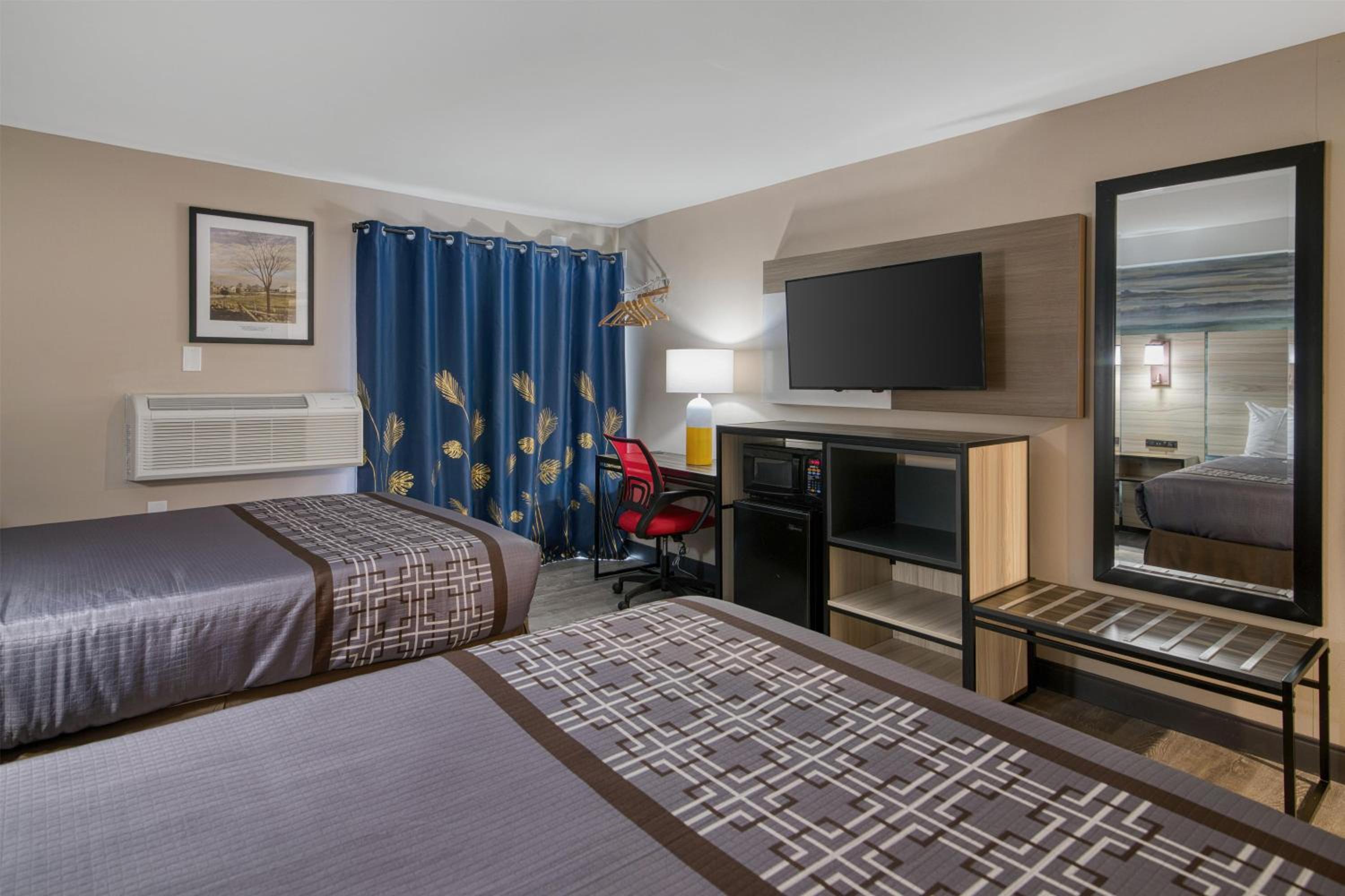 Double Room with Two Double Beds - Non-Smoking photo 2