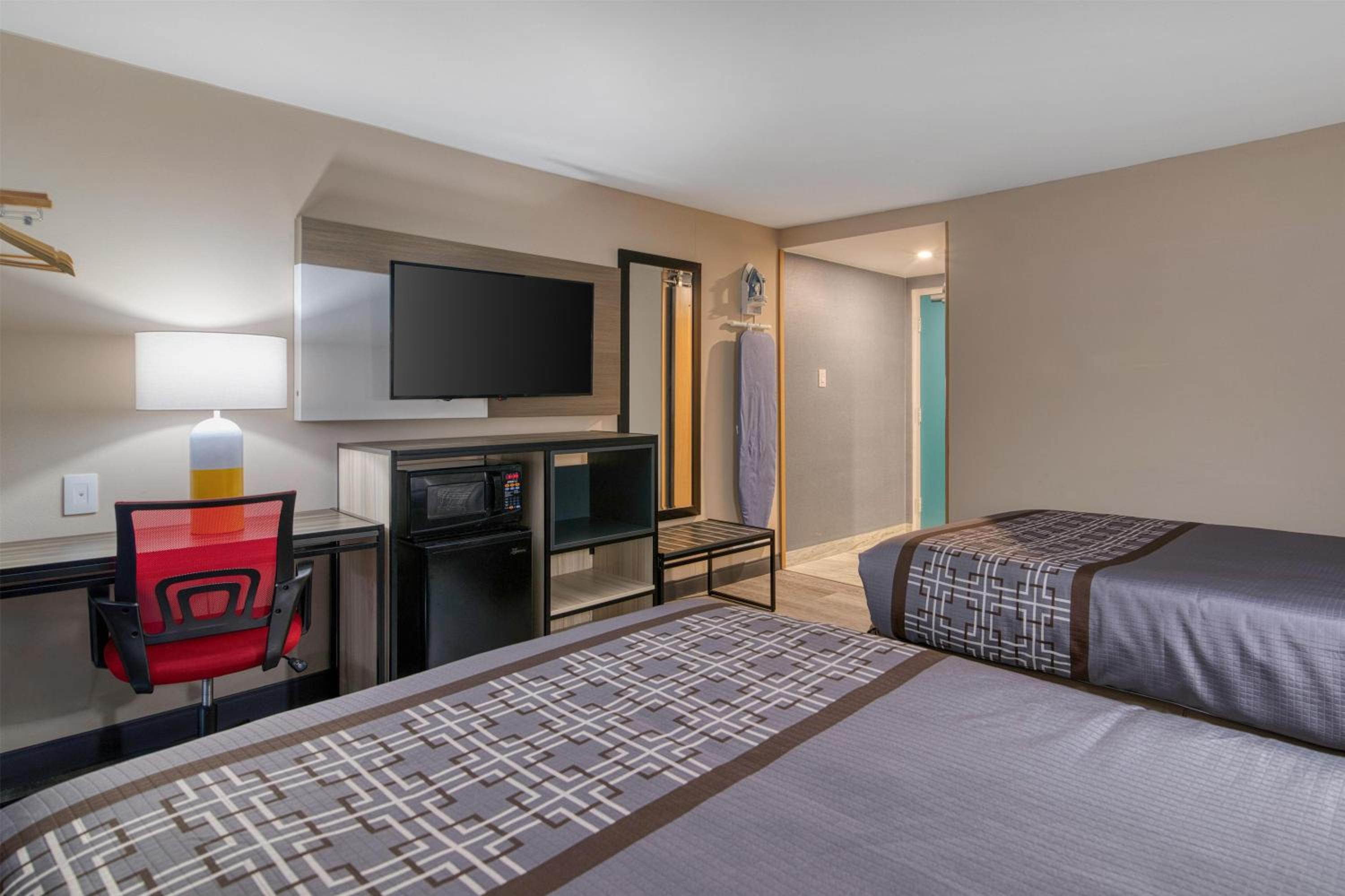 Double Room with Two Double Beds - Non-Smoking photo 3