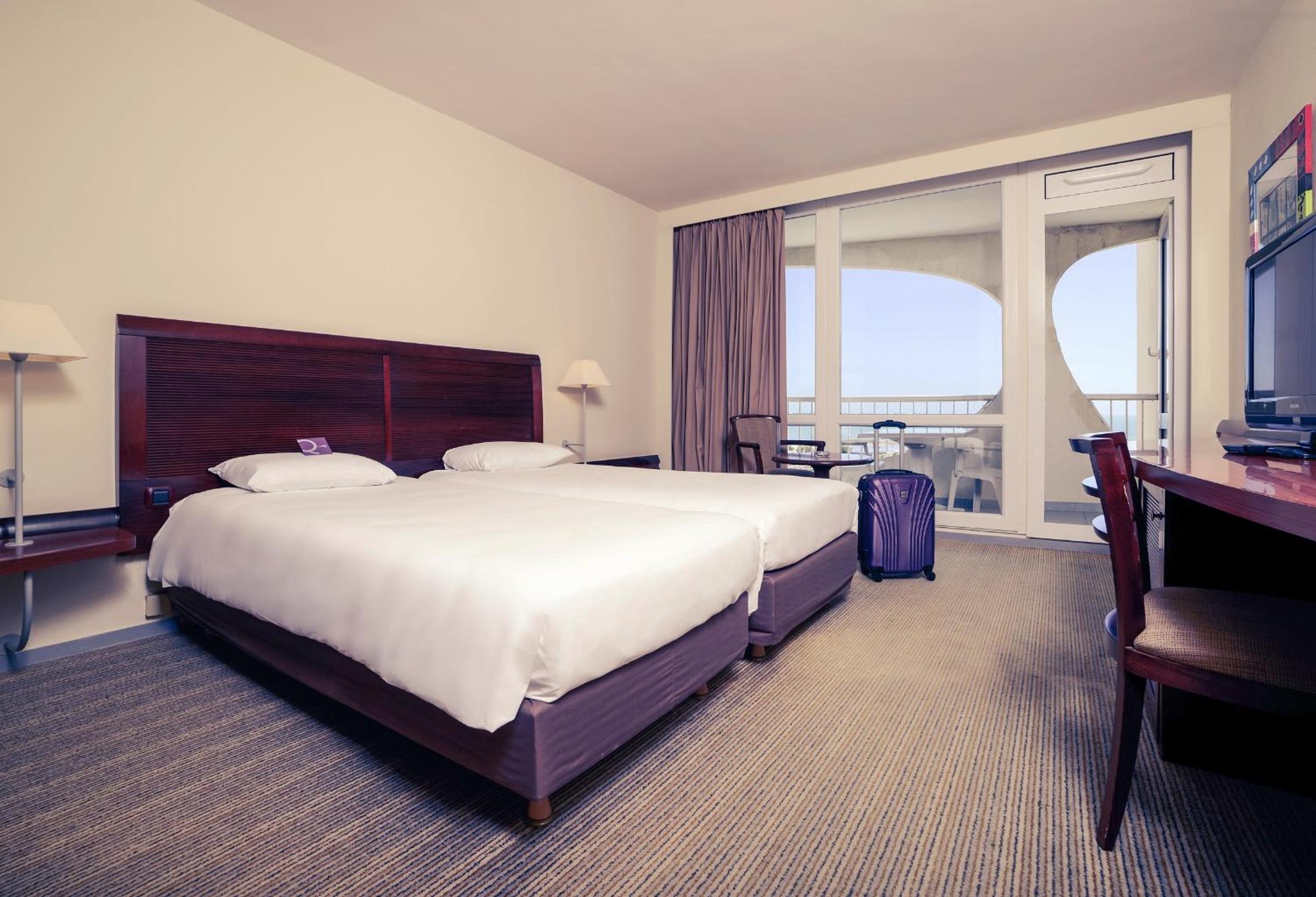 Classic Twin Room with Harbor View - Photo 1