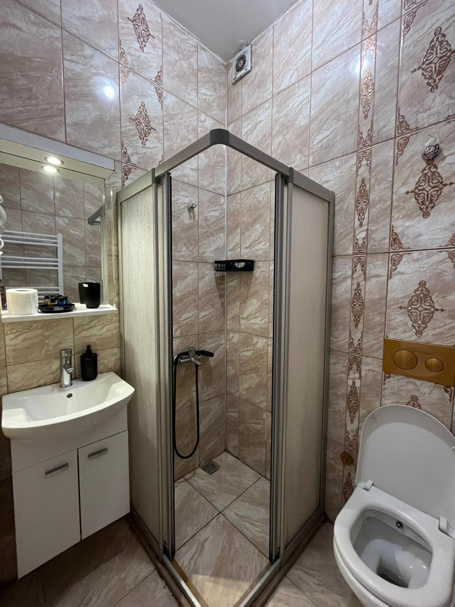 Budget Double Room photo 2