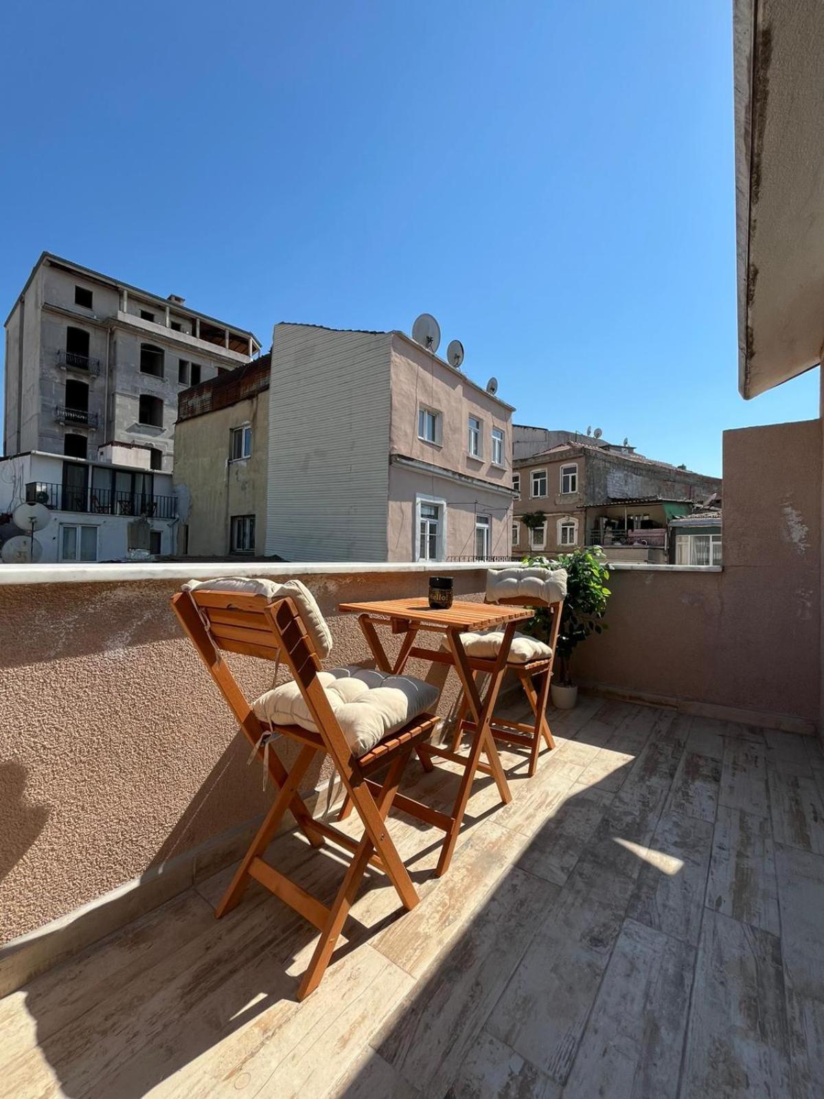 Deluxe Double Room with Balcony photo 2