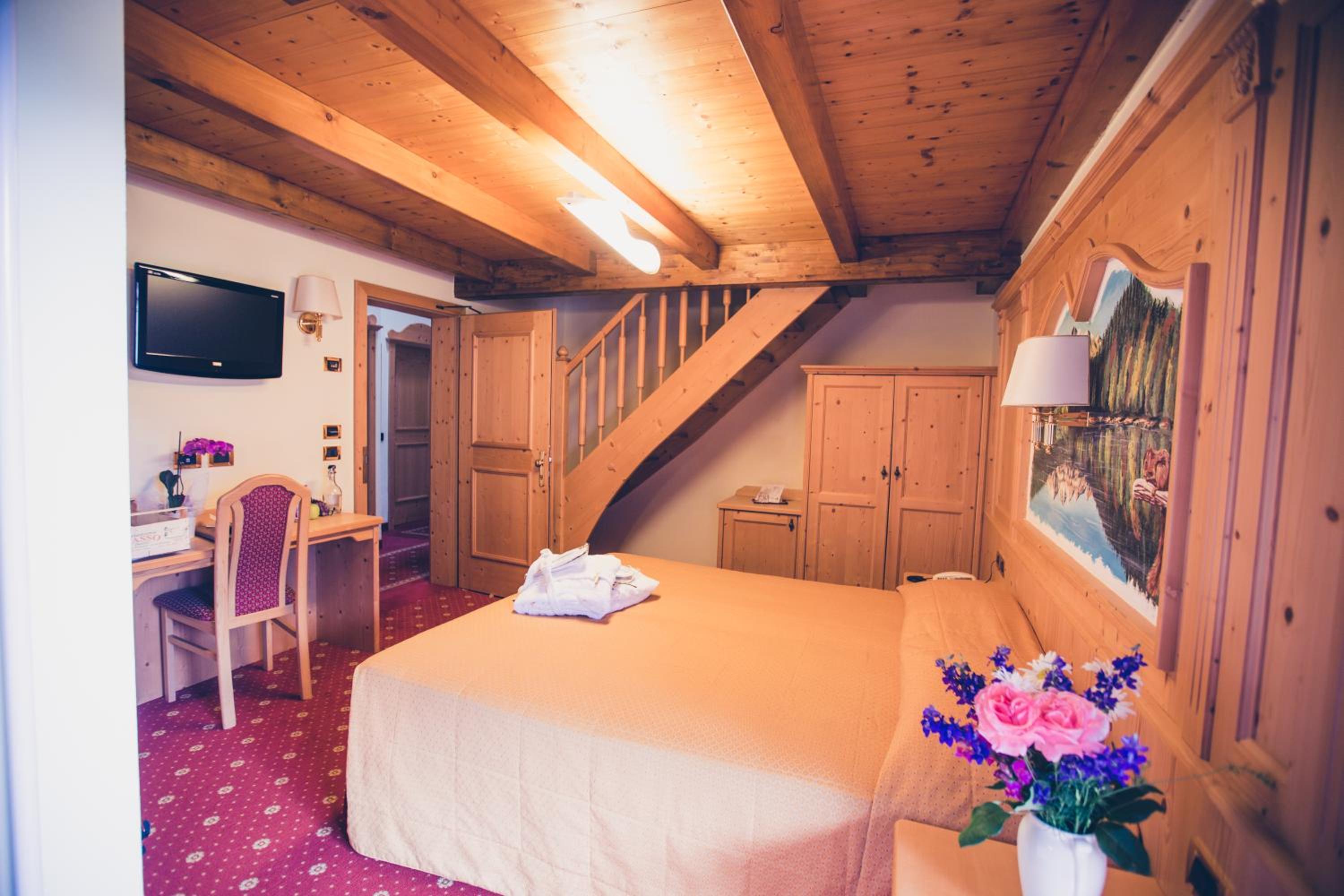 Superior Double or Twin Room with Balcony - Photo 13