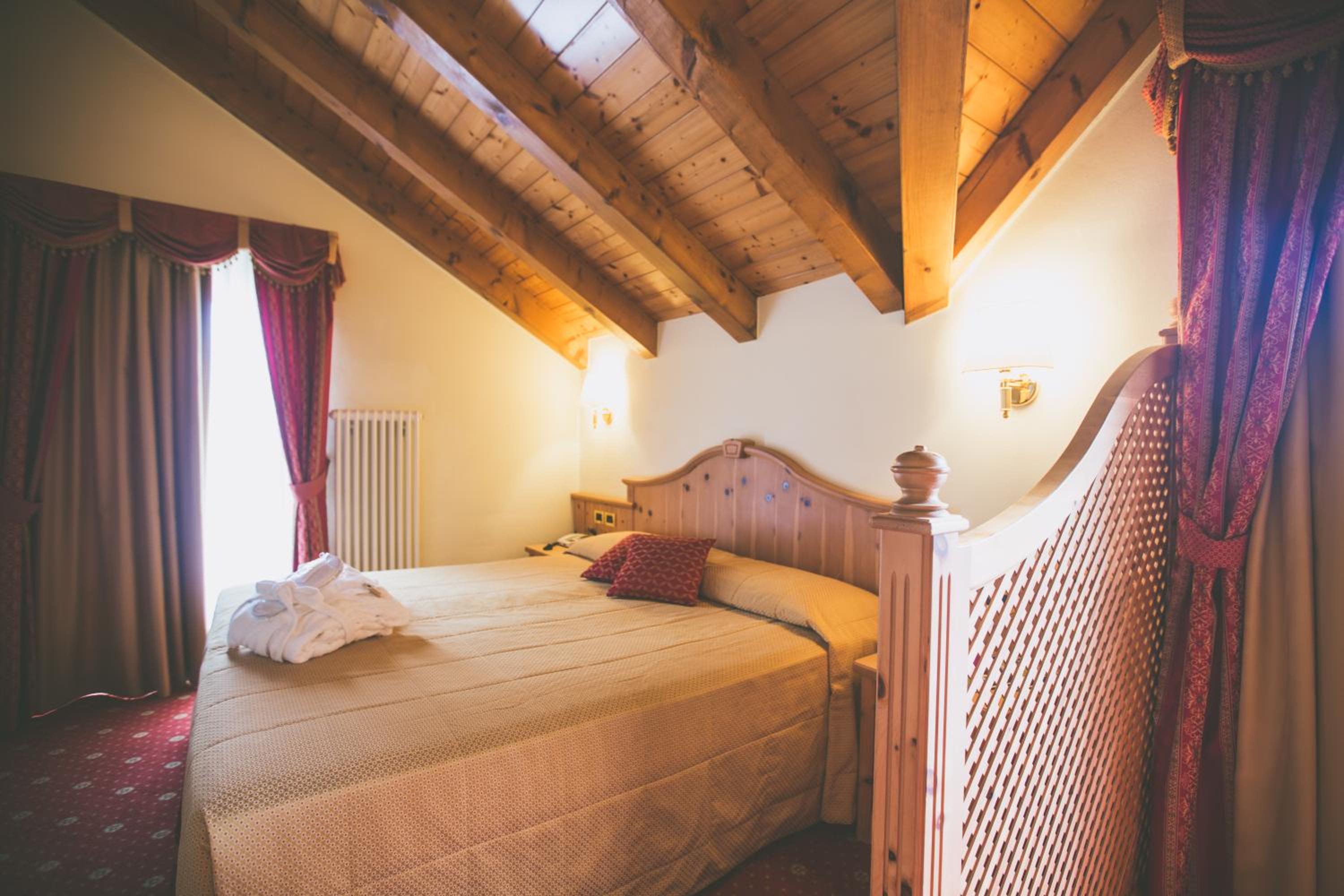 Superior Double or Twin Room with Balcony - Photo 15