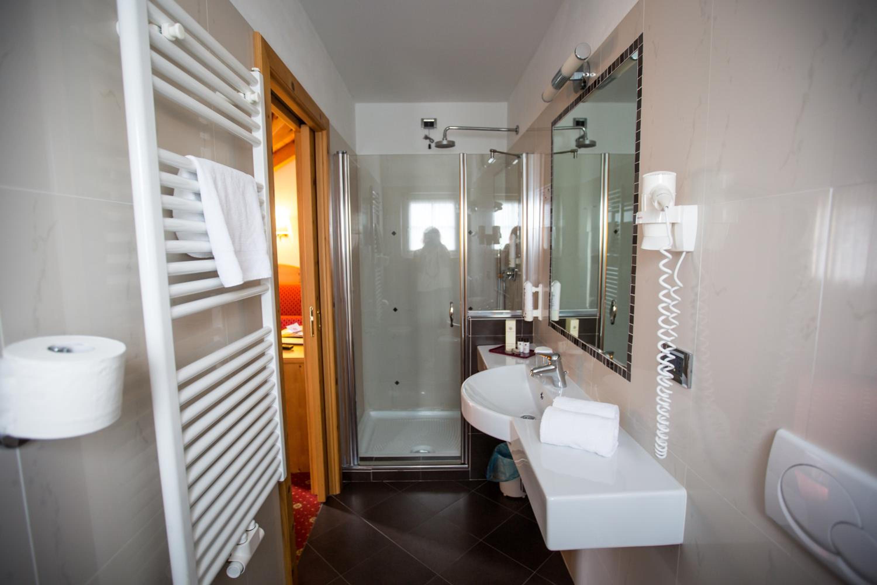 Superior Double or Twin Room with Balcony - Photo 18