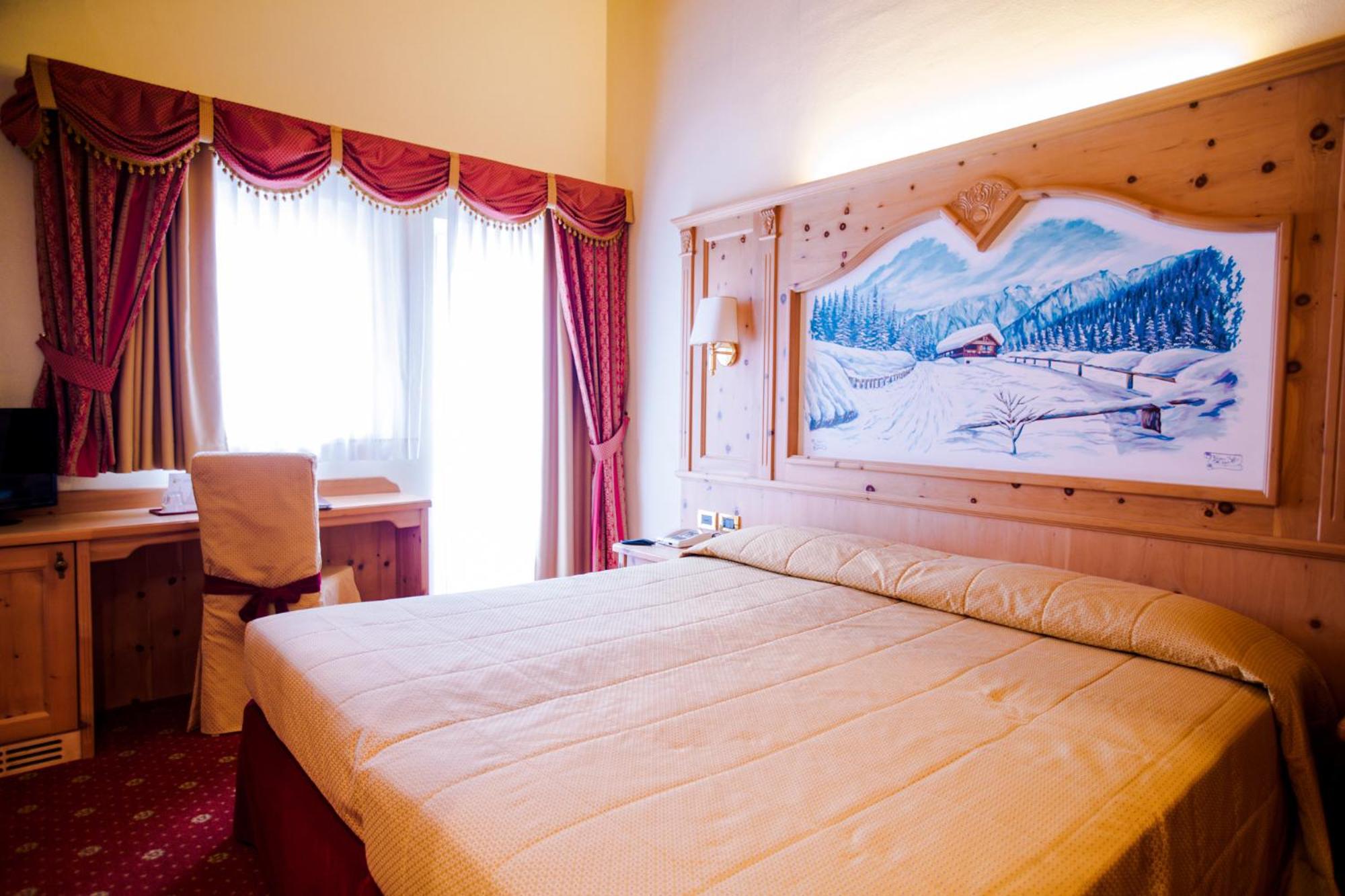 Superior Double or Twin Room with Balcony - Photo 22