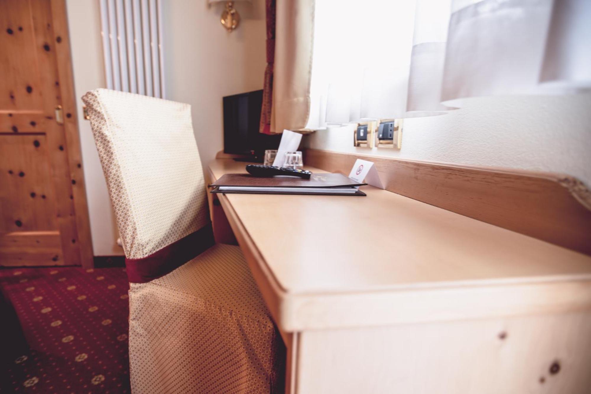 Superior Double or Twin Room with Balcony - Photo 23